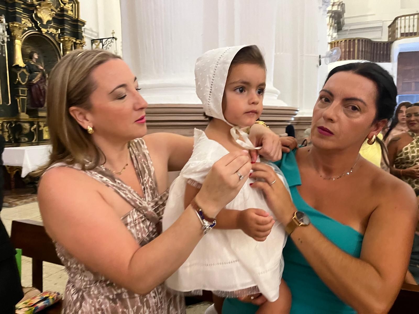 Gabriela, Manuel y Jimena reciben el Sacramento del Bautismo en el Santuario