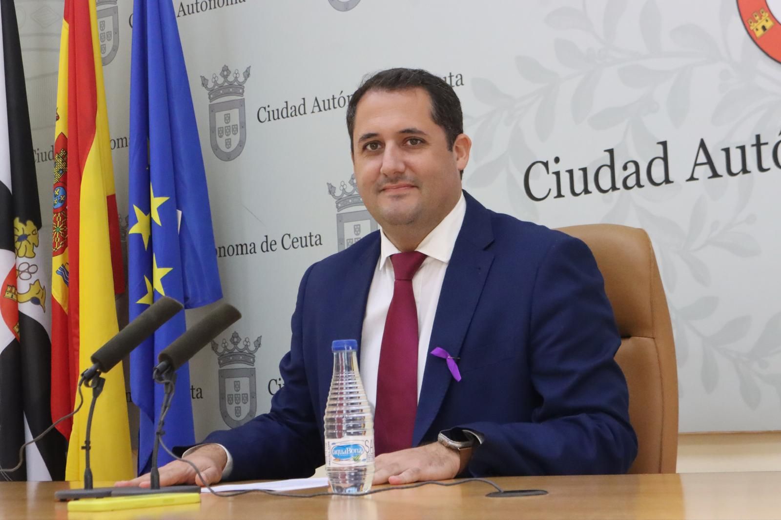 El portavoz del Gobierno, Alejandro Ramírez, en su habitual comparecencia.