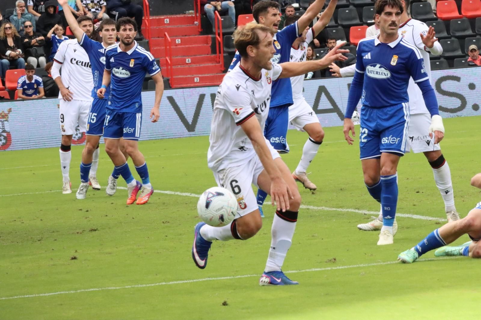 Las mejores imágenes del AD Ceuta - Real Oviedo