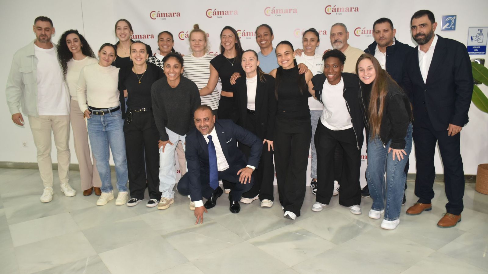Luhay Hamido recibe la Medalla de Oro de la Cámara por su compromiso con el deporte ceutí