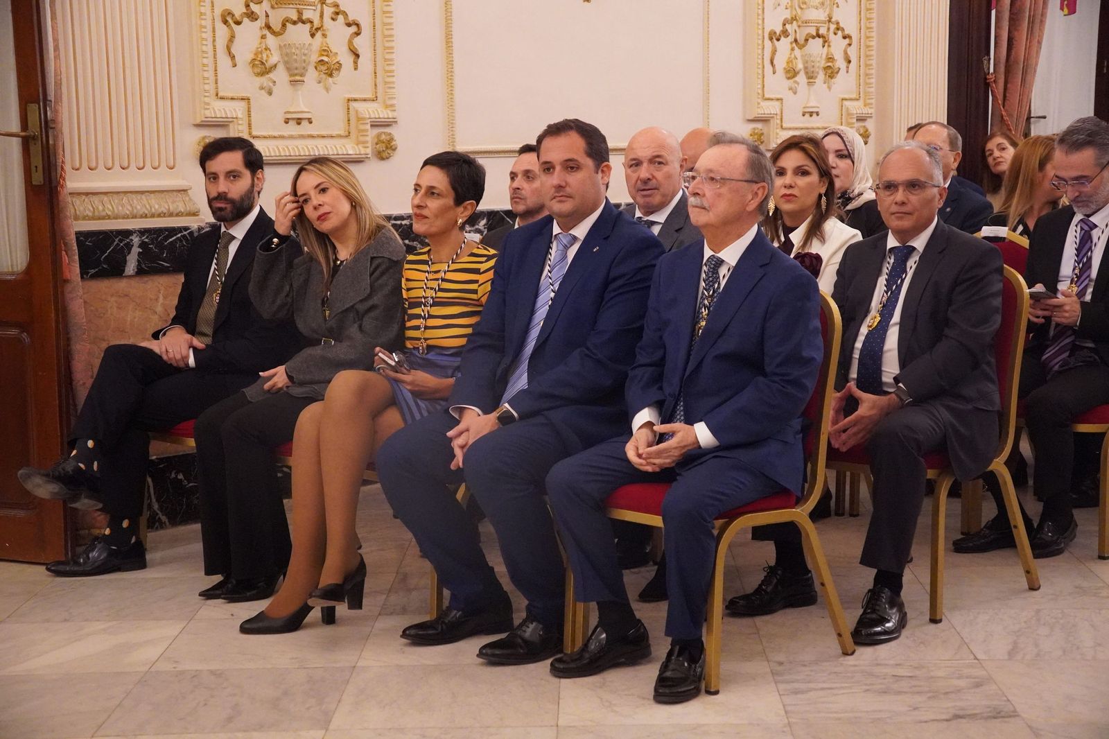 Así ha sido la imposición de la Medalla de Plata de la Ciudad a Caballería