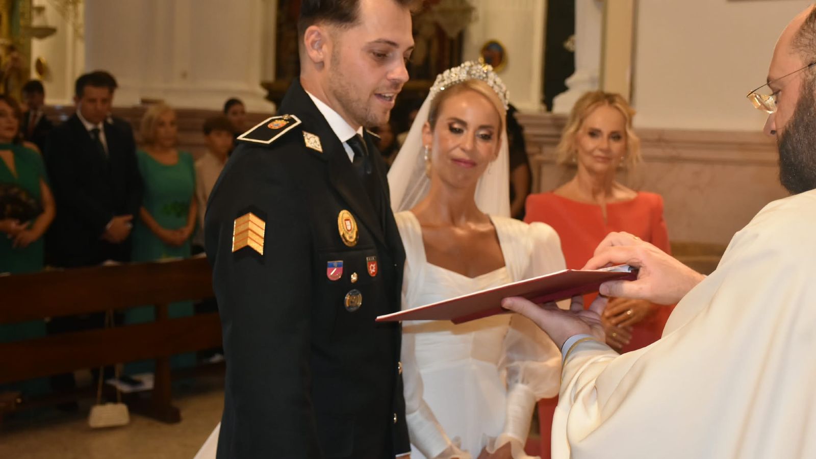Alejandro y Tamara se dan el "sí quiero" ante la Virgen de África