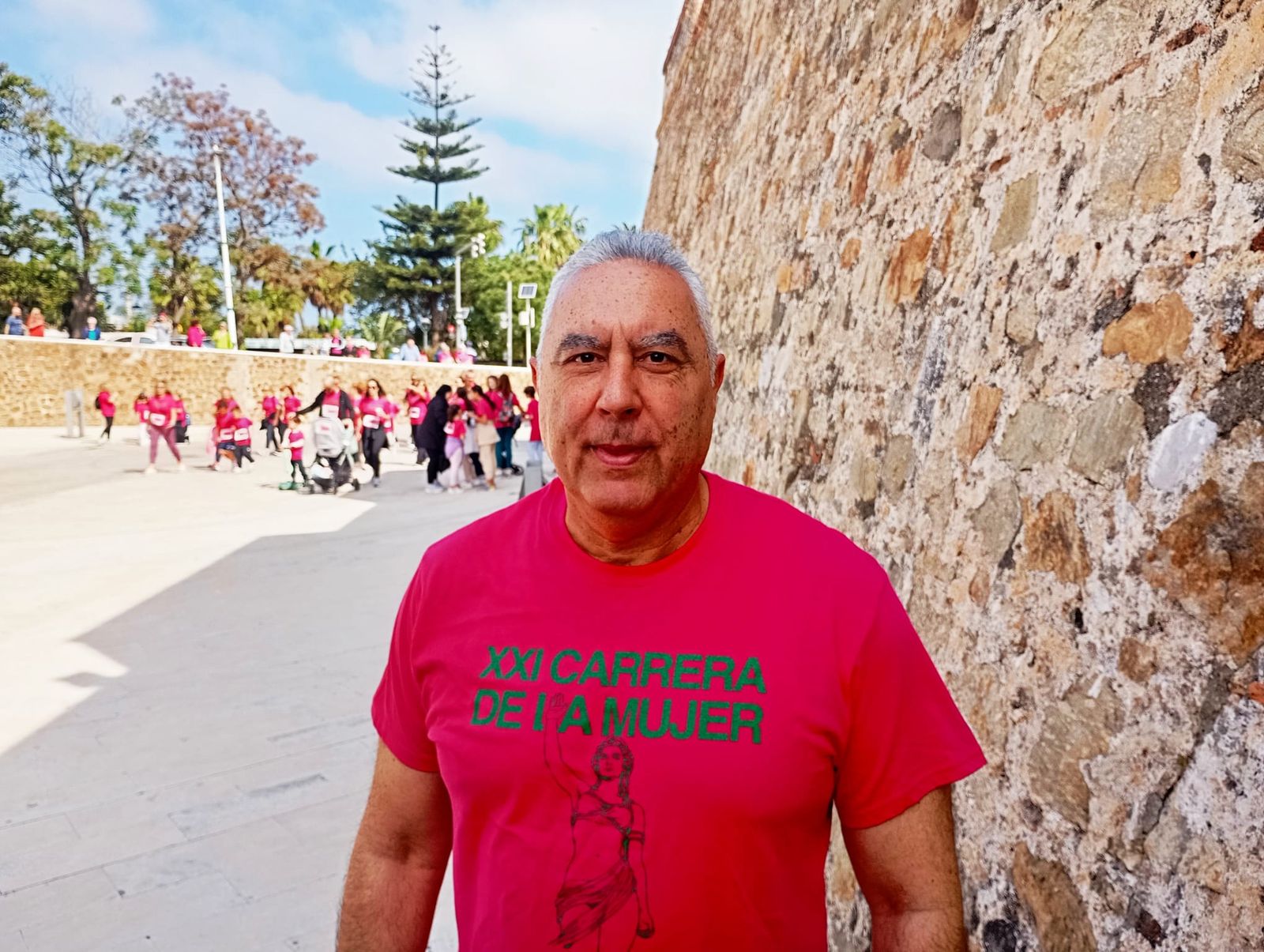 Ceuta se viste de rosa para abrazarse a la vida