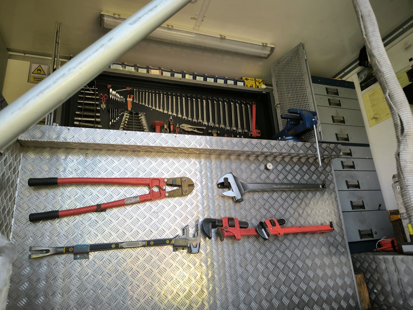 El Parque Móvil de Ceuta celebra su 50 aniversario con una exposición para escolares