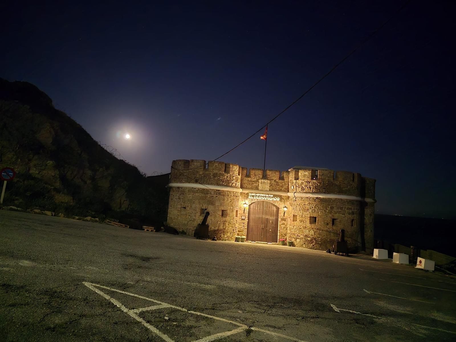 Museo del Desnarigado iluminado