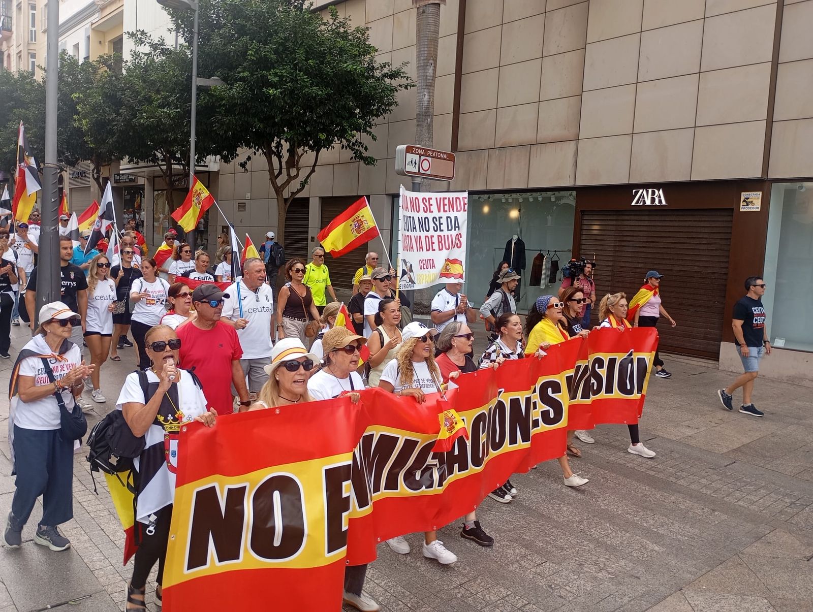 Ceuta vuelve a echarse a las calles para recordar que "Un caballa nunca se rinde"
