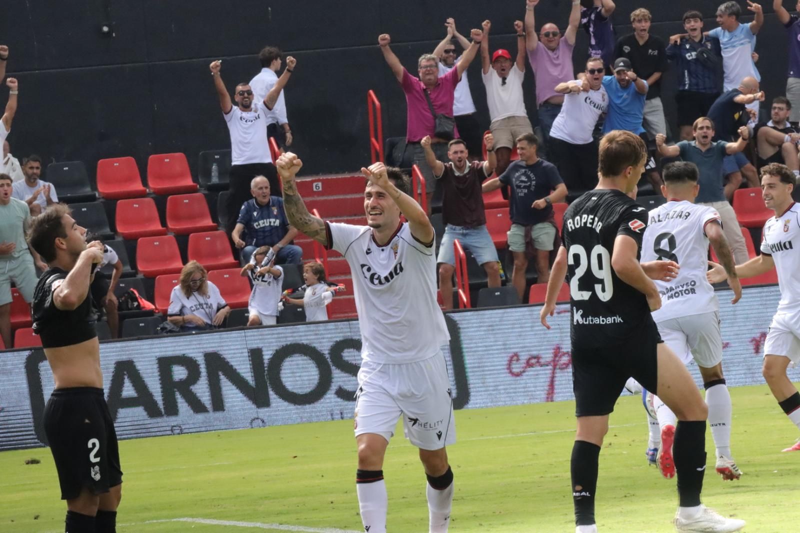 (3-1) Carlos Hernández se viste de héroe para remontar ante el Sanse