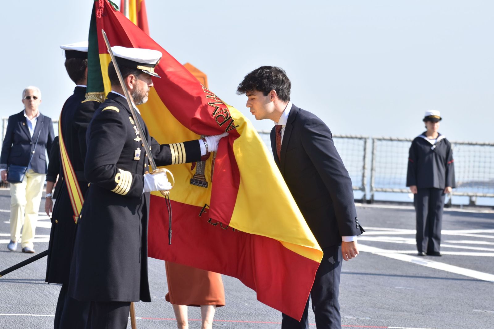 Emotiva jura de bandera a bordo del 'Castilla'