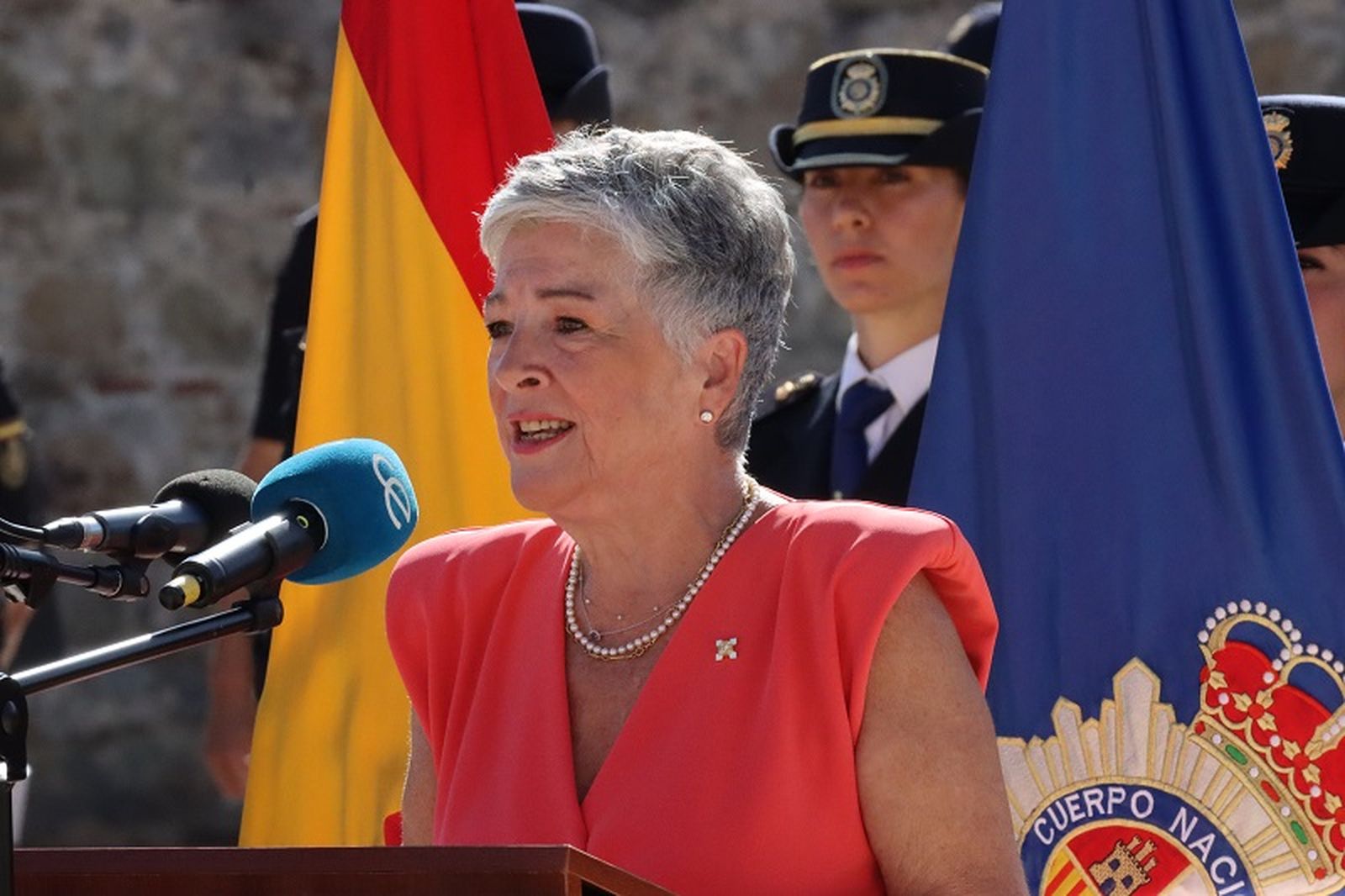 De Castro como madrina del acto de entrega de la Bandera a la Policía Nacional en julio de 2024. / FOTO REDUAN De Castro como madrina del acto de entrega de la Bandera a la Policía Nacional en julio de 2024. / FOTO REDUAN