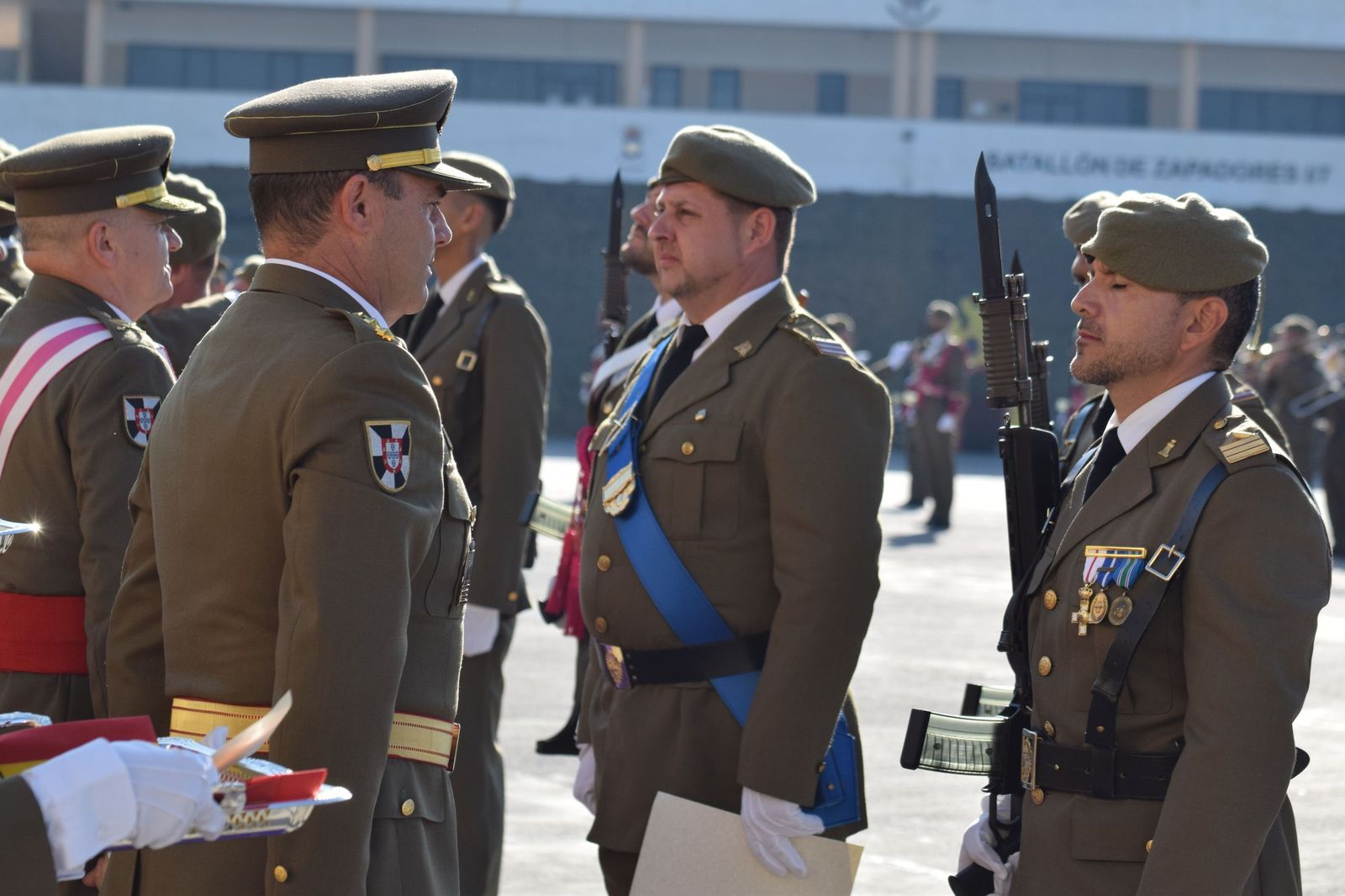 El Regimiento de Ingenieros 7 honra a San Fernando en una solemne parada militar en El Jaral