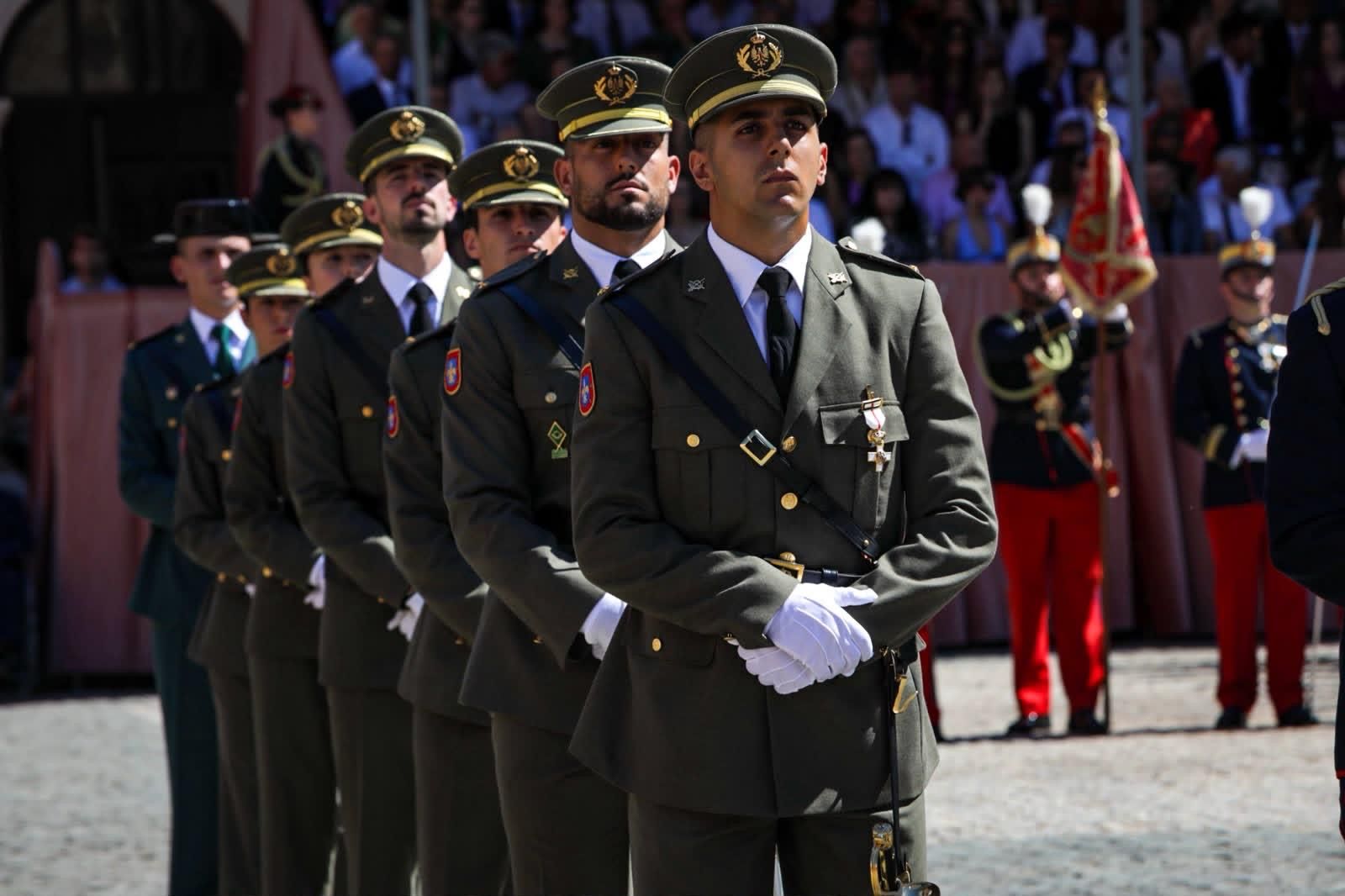 Casi 500 nuevos oficiales se incorporan al Ejército de Tierra y de la Guardia Civil