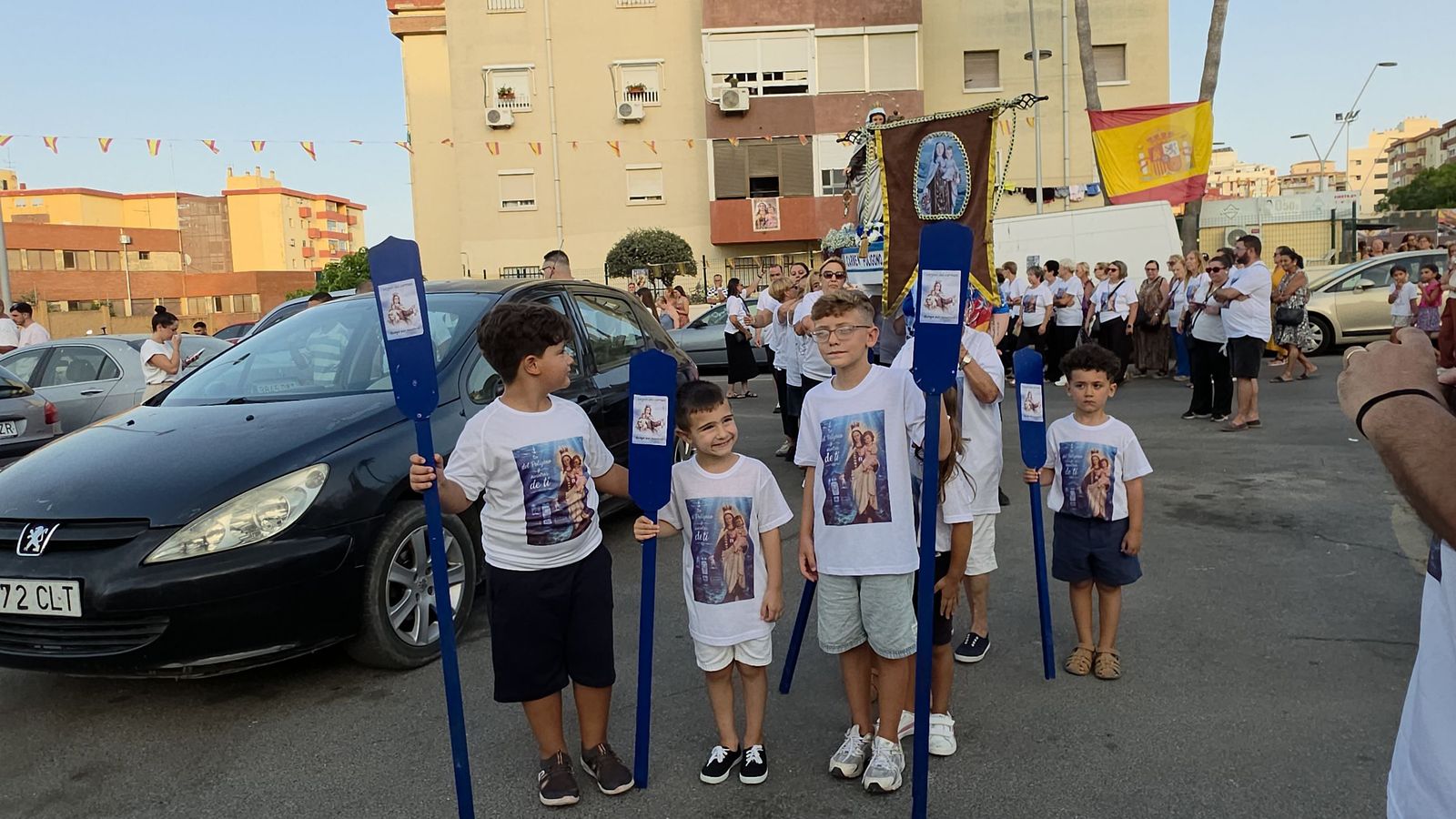Emoción y tradición en la procesión de la Virgen del Carmen del Polígono