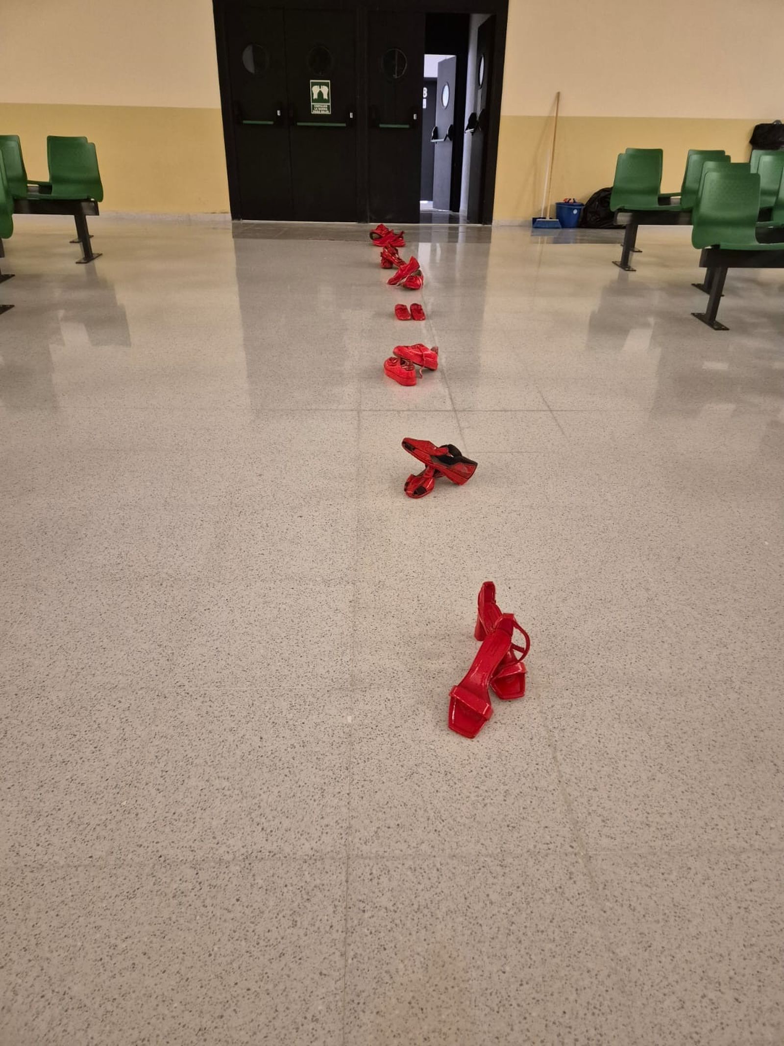 Exposición de piezas realizadas en tela por los internos de Fuerte Mendizabal