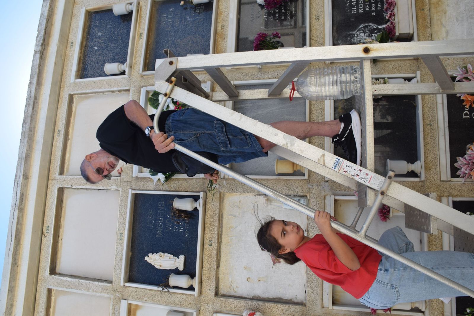 Un recuerdo institucional en el Día de Difuntos para quienes faltan