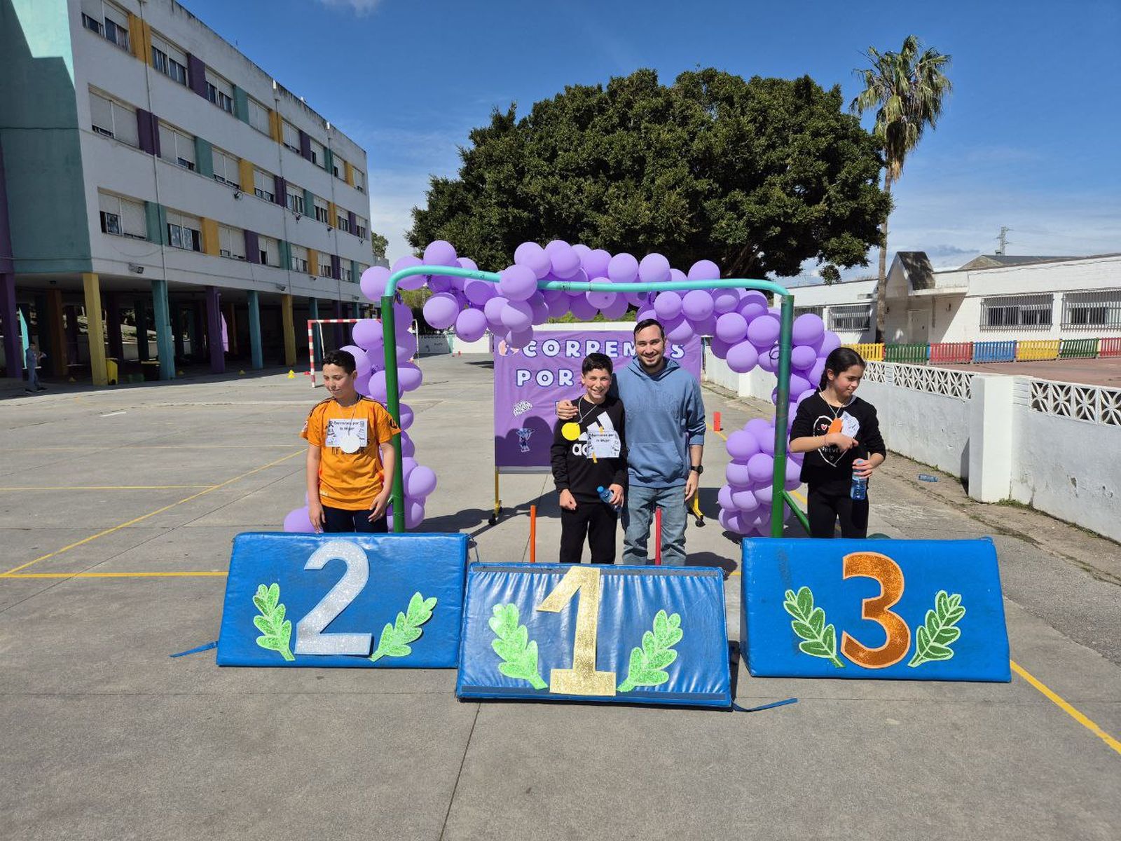 El 'Rey Juan Carlos I' corre por la igualdad