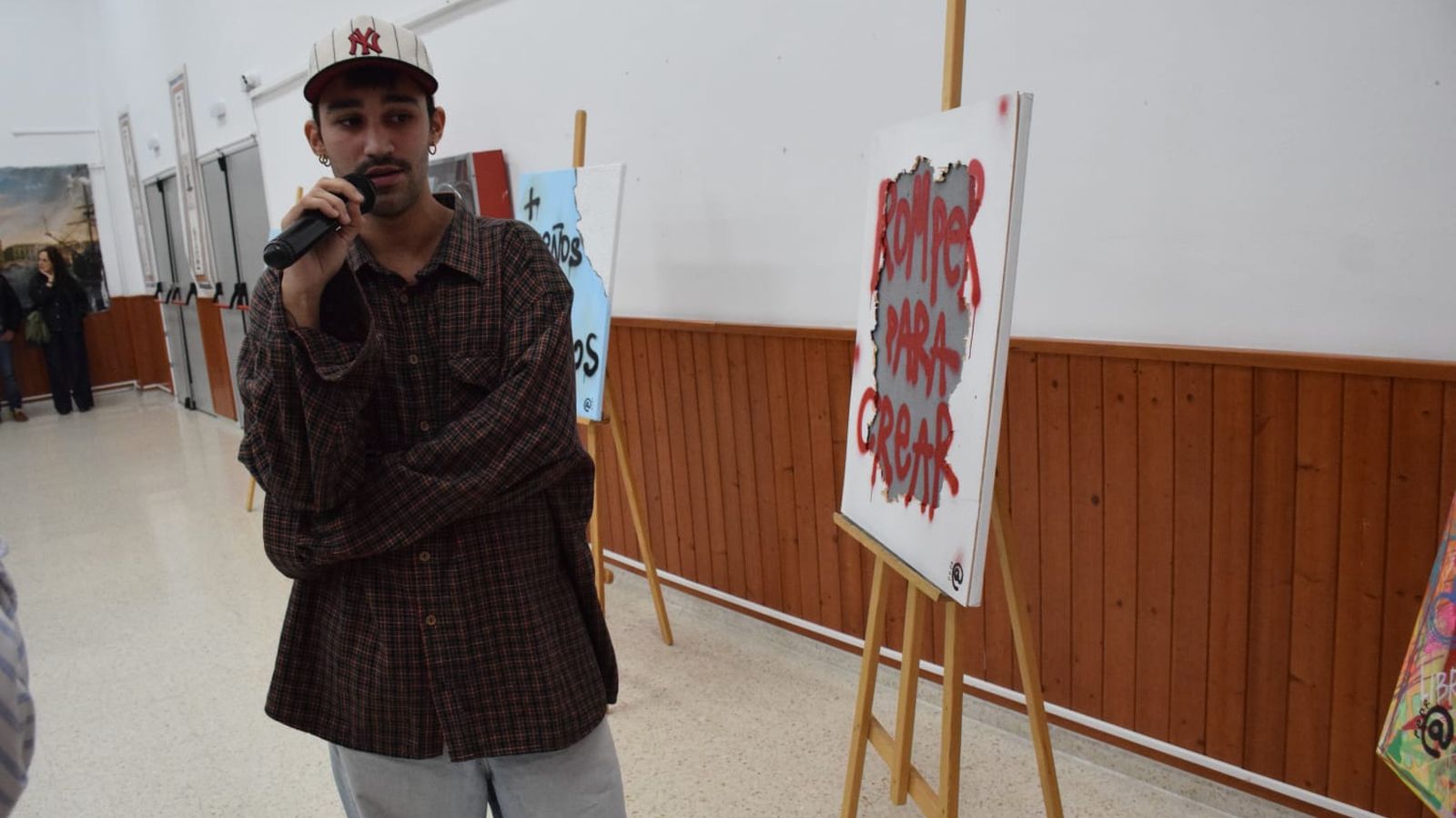 Imagen de la primera de las jornadas “Democracia, Igualdad, Convivencia y Libertad” en el Camoens.