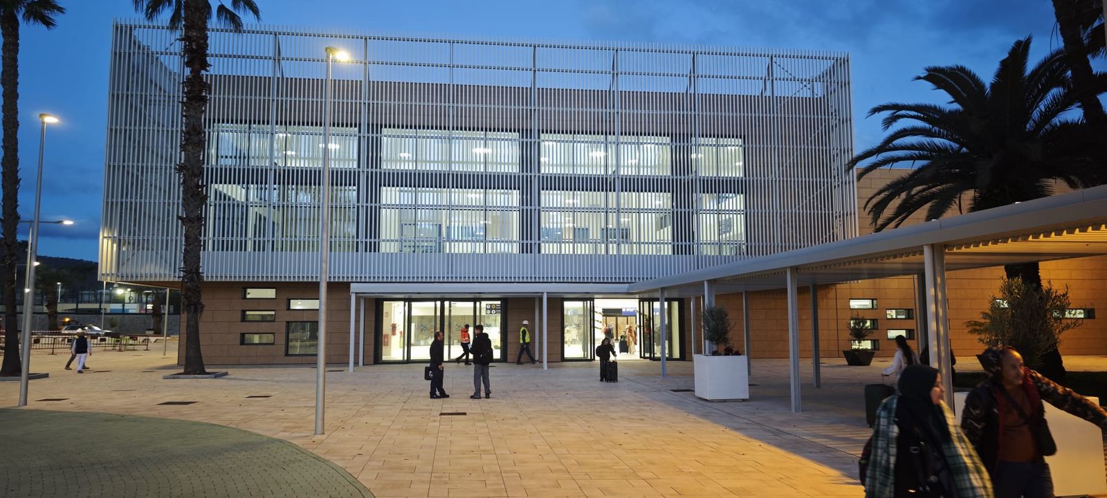 Exterior de la nueva terminal de la Estación Marítima de Ceuta