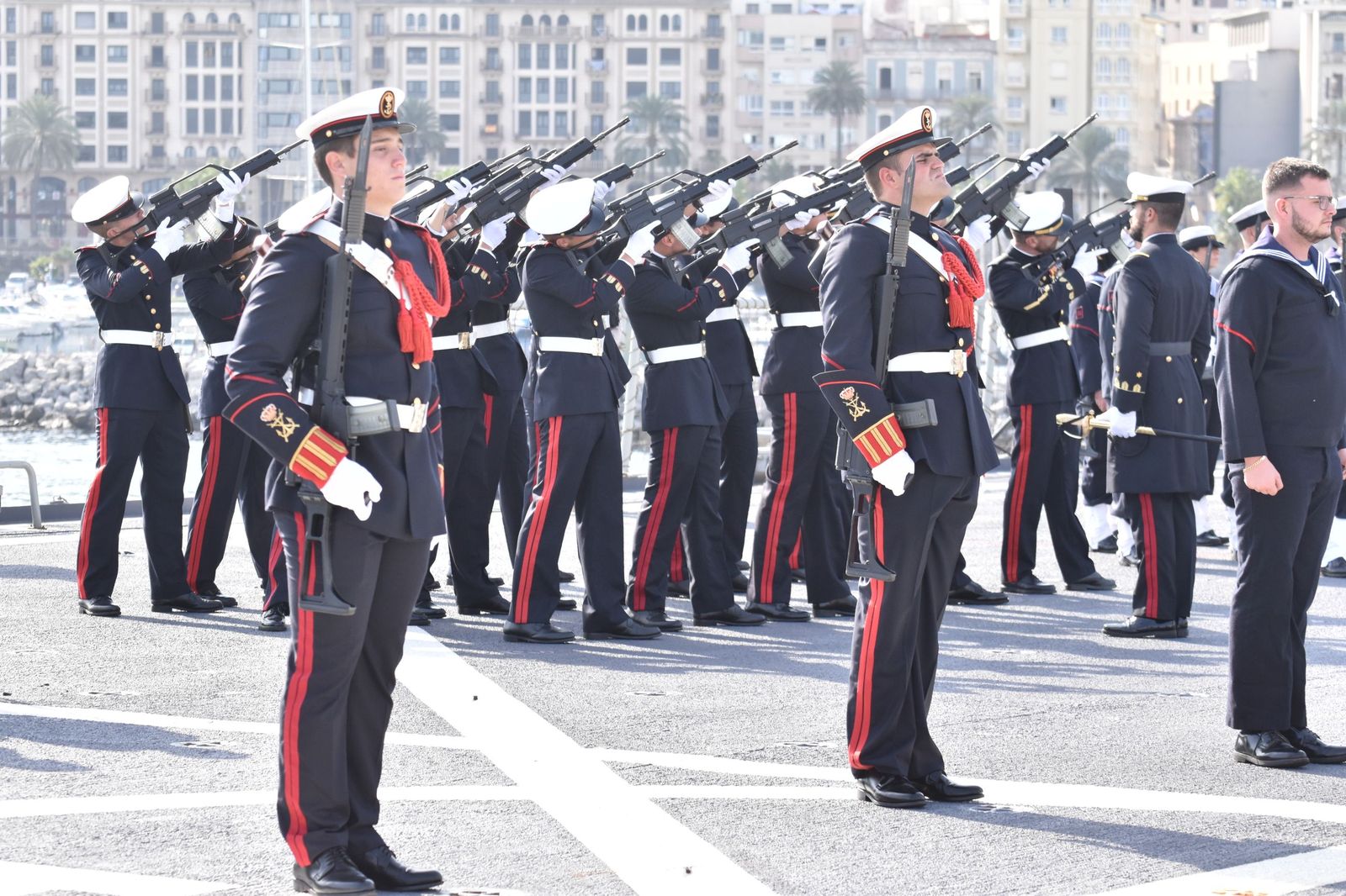 Emotiva jura de bandera a bordo del 'Castilla'