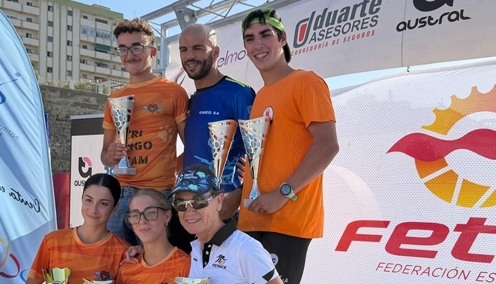 Los tres primeros absolutos de la categoría masculina y femenina
