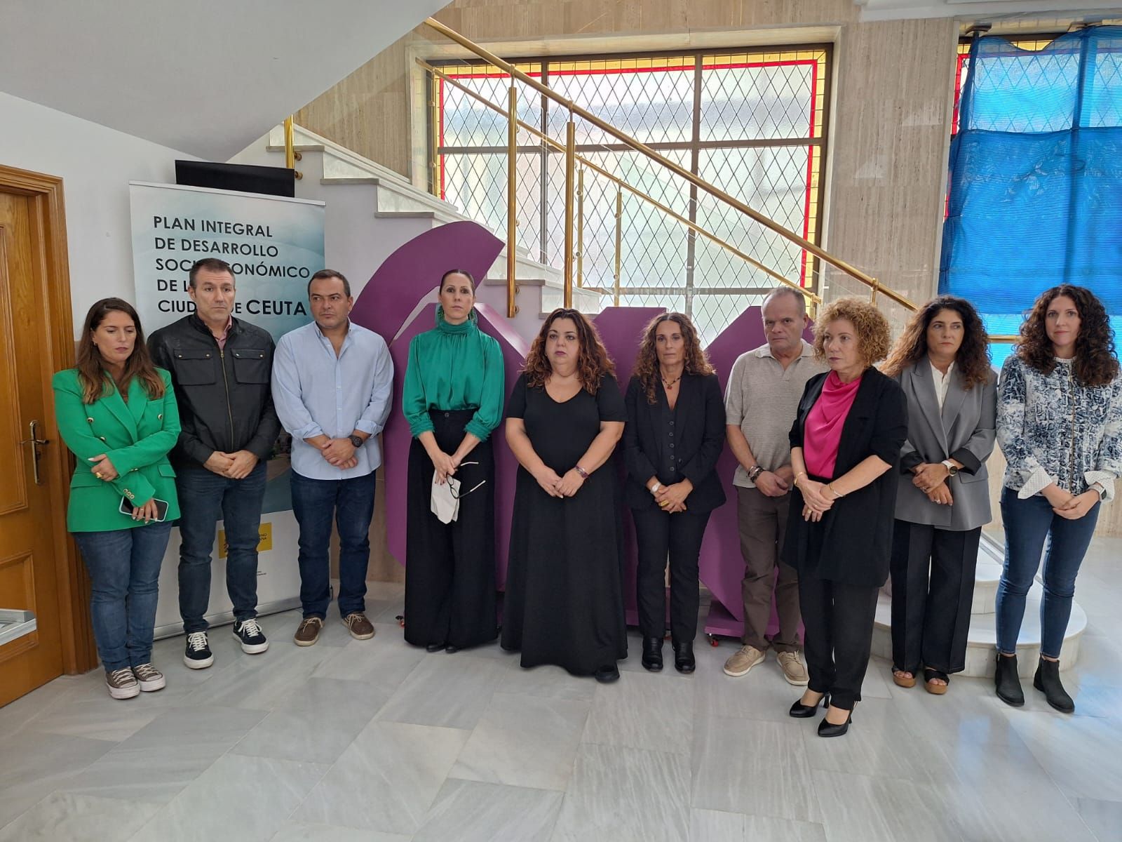 El Ministerio de Igualdad, a través de la Delegación del Gobierno contra la Violencia de Género, recuerda que el teléfono 016, las consultas online a través del email 016- online@igualdad.gob.es, el canal del WhatsApp en el número 600 000 016 y el chat online, accesible desde la página web violenciagenero.igualdad.gob.es, funcionan las 24 horas, todos los días del año