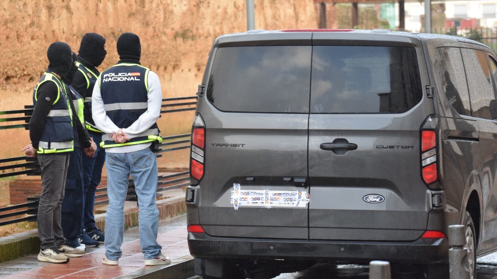 Un detenido y numeroso material incautado en una operación policial en El Mixto