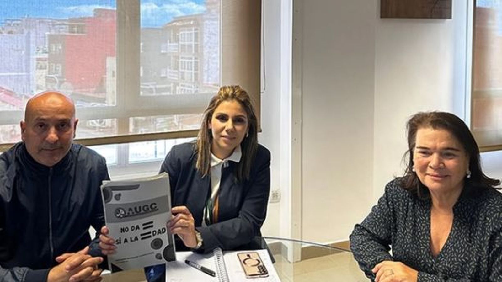 Sbihi, Benzina y Al Lal durante una reunión en una imagen de archivo.