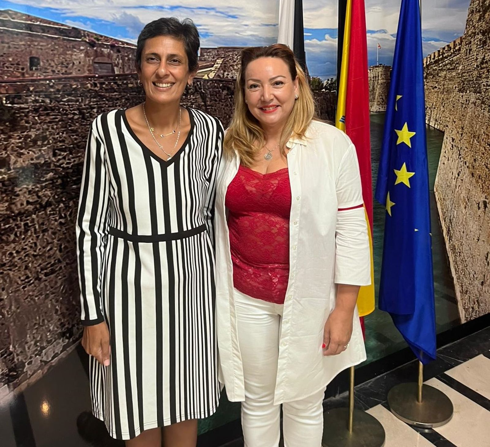 Chandiramani junto a Yolanda Aparicio