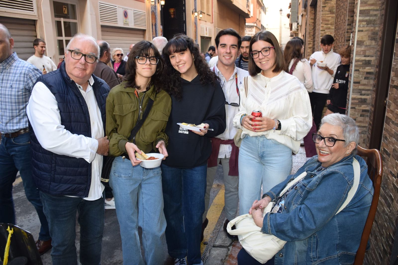 El Potaje Solidario de la Flagelación vuelve a reunir a decenas de ceutíes