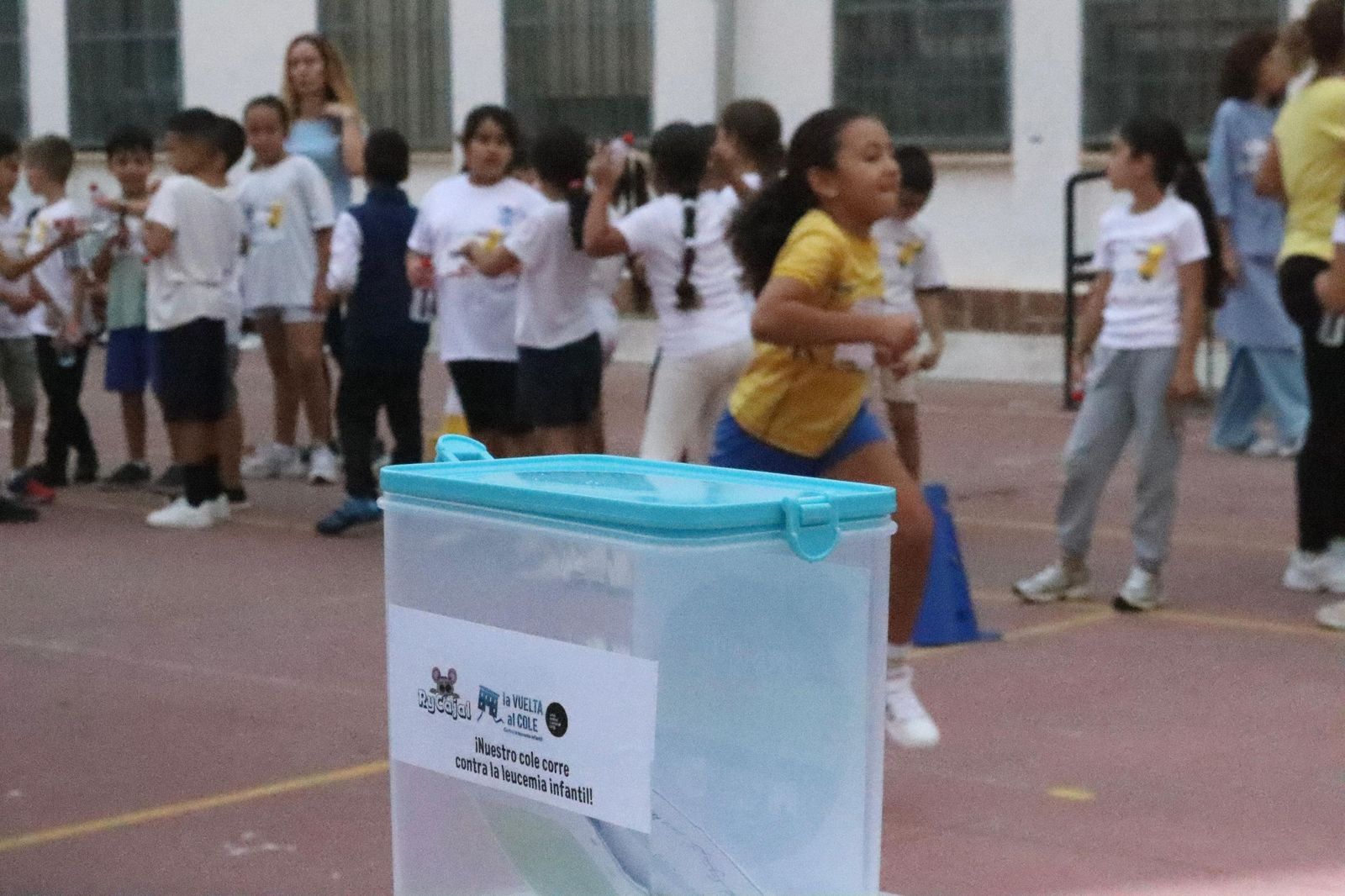 FOTOGALERÍA | Así vivieron “La Vuelta al Cole contra la leucemia infantil” en el CEIP Maestro José Acosta
