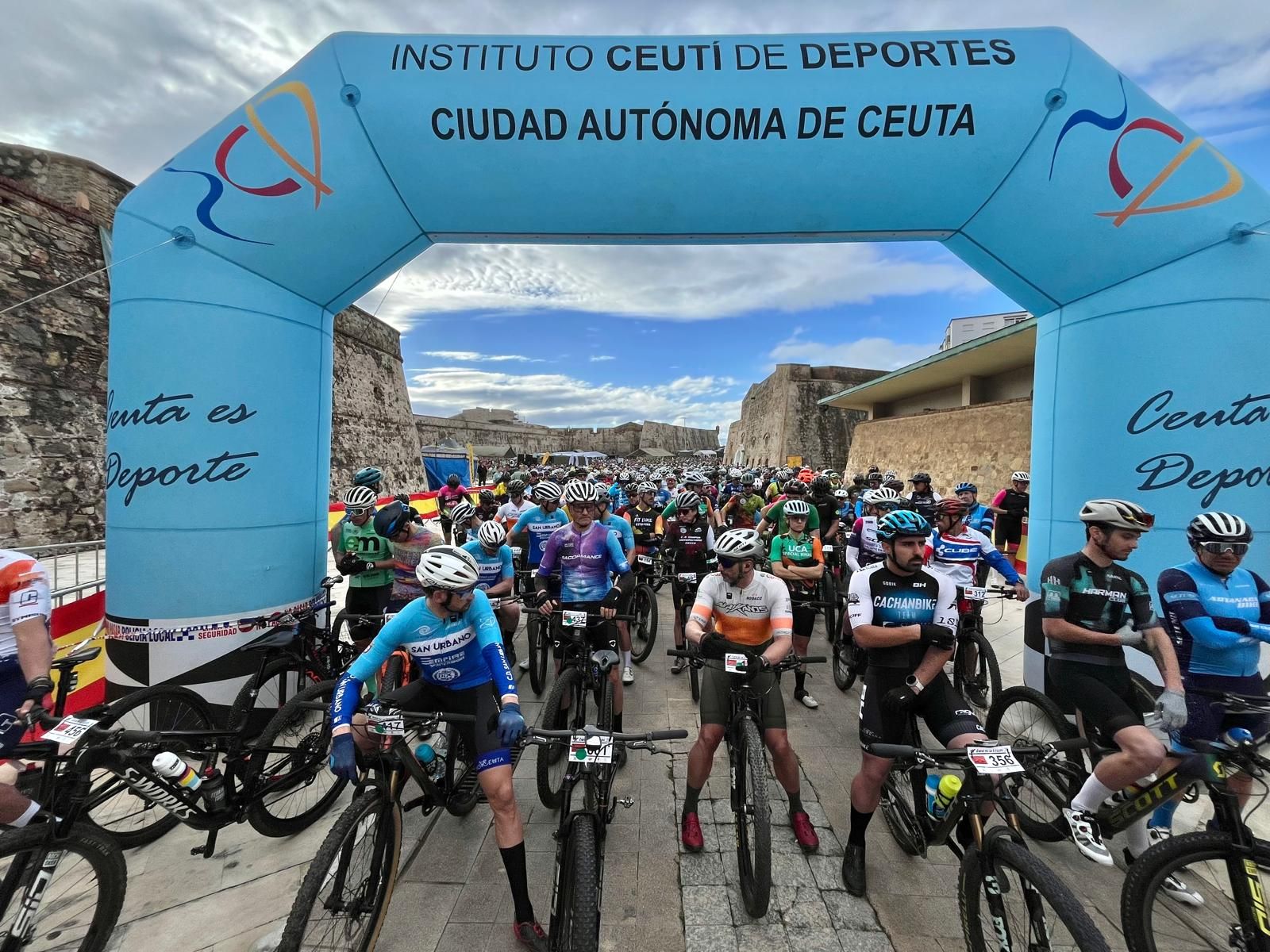 La previa y el inicio de la X Cuna de la Legión a través del objetivo de Reduan