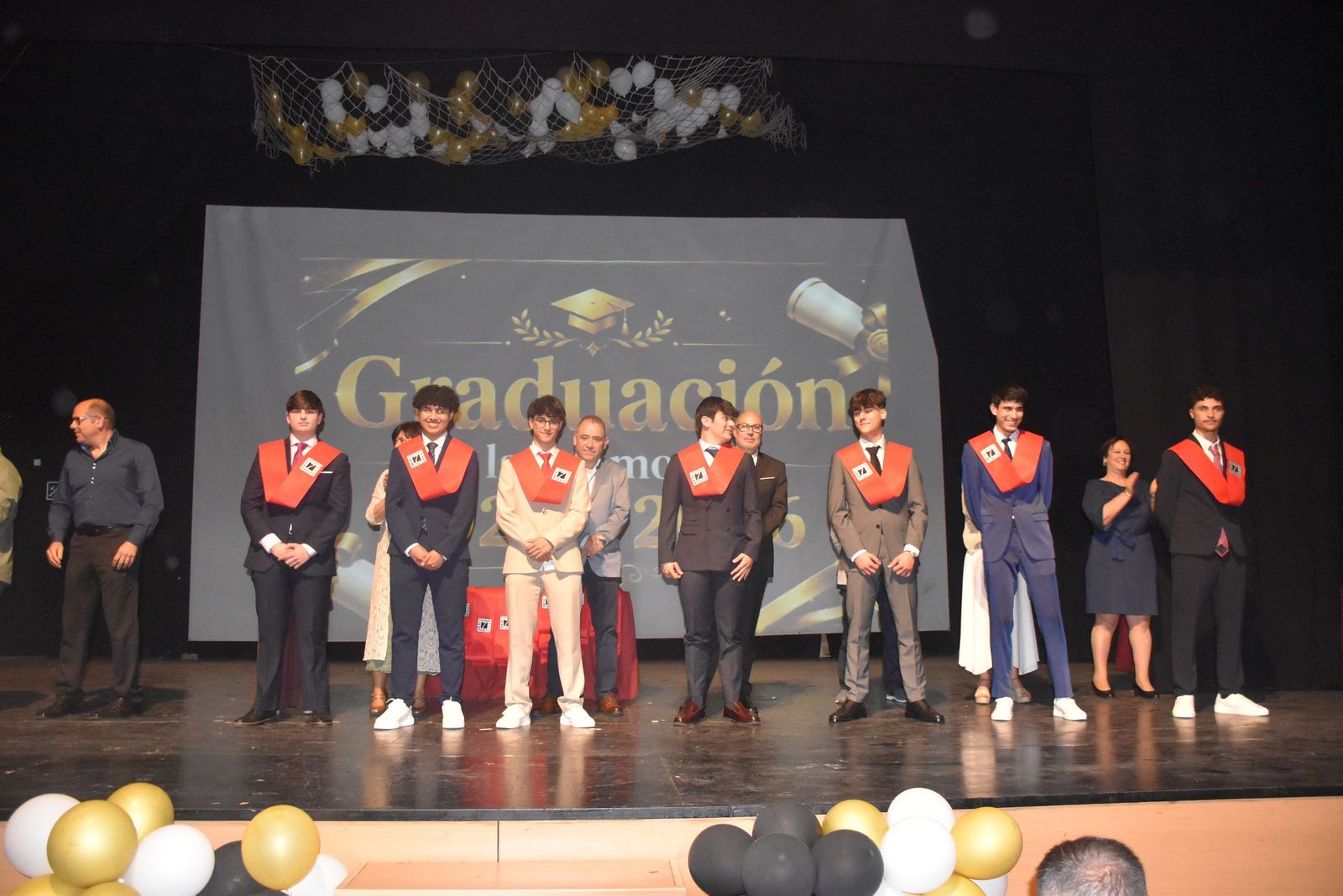 La promoción de Bachillerato del Siete Colinas “no quiere acabar el curso”, pero ya se ha graduado