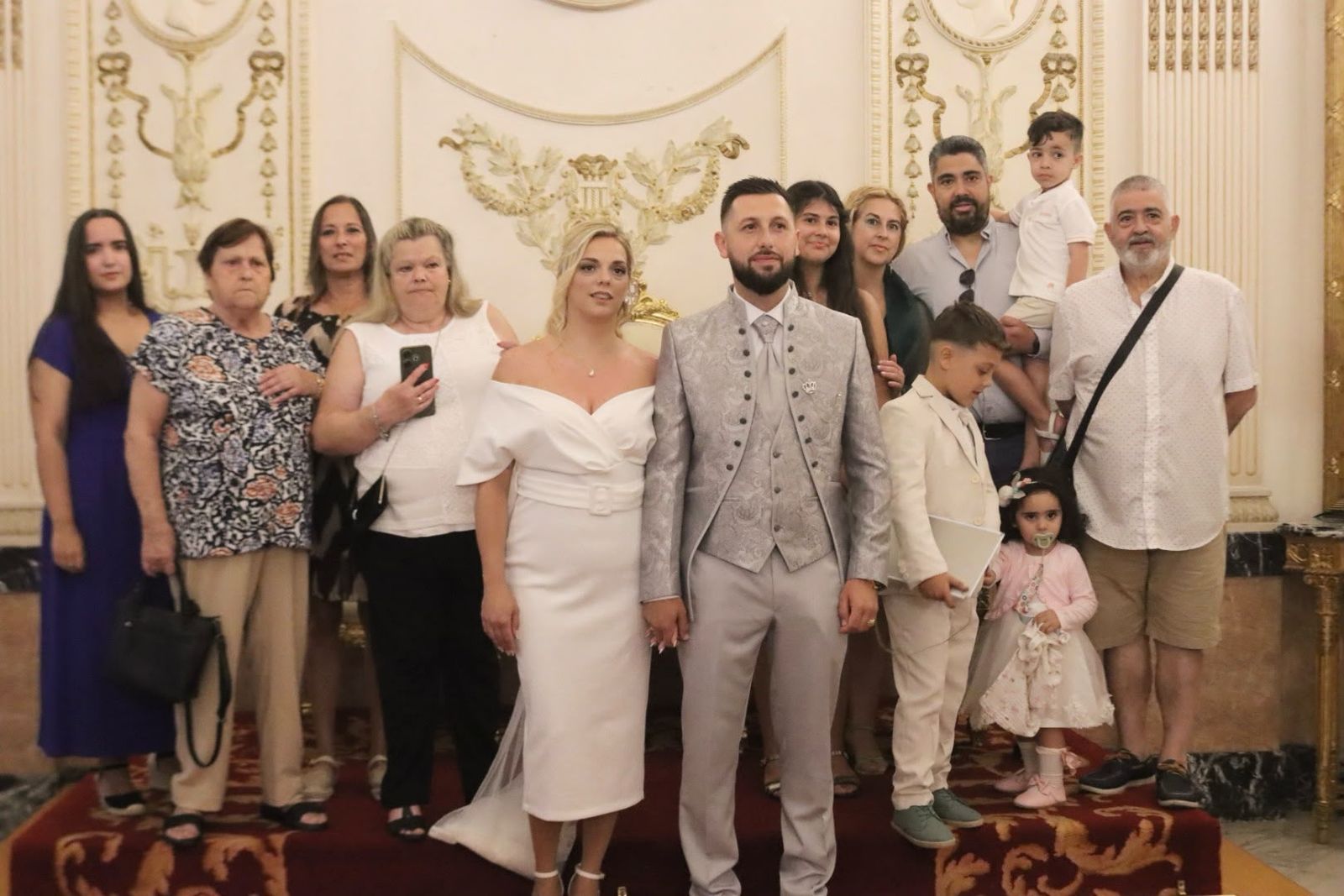Eduardo y Tamara se dan el “sí, quiero” en el Salón del Trono