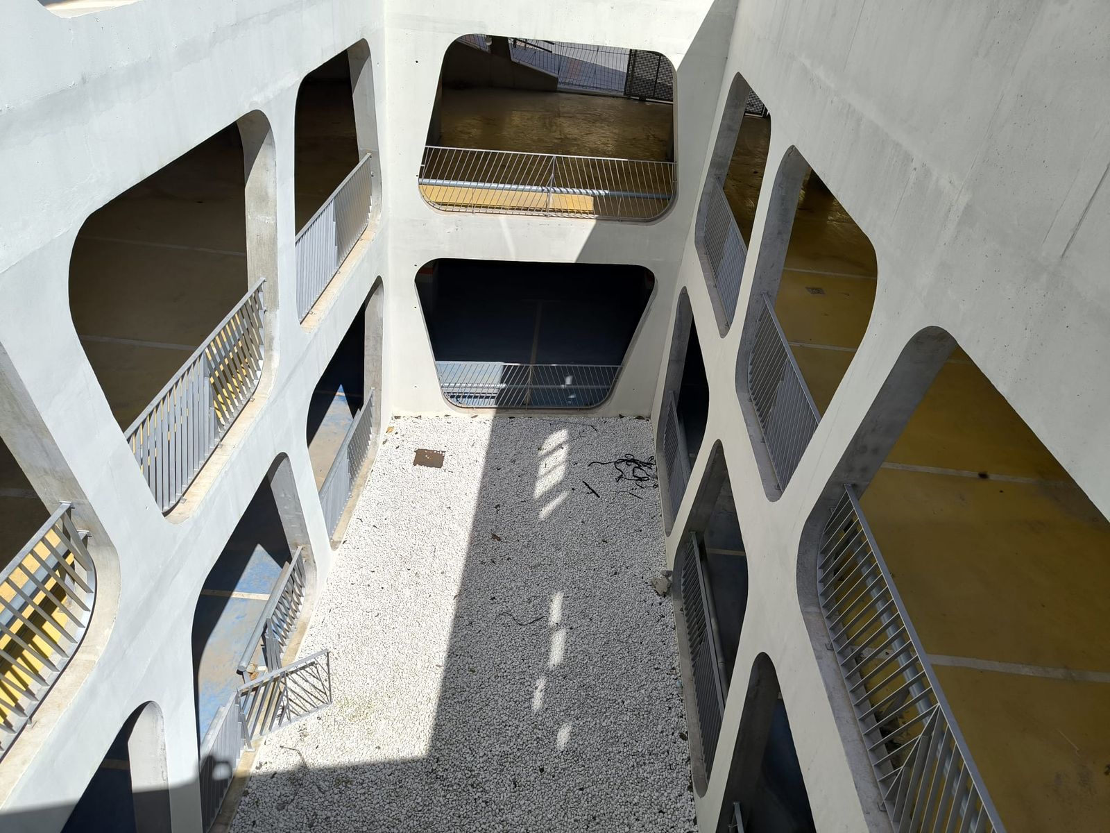 Vista del interior del Parking de Juan Carlos I