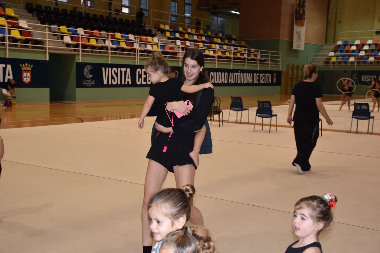 La Federación de Gimnasia abre sus puertas con una jornada solidaria