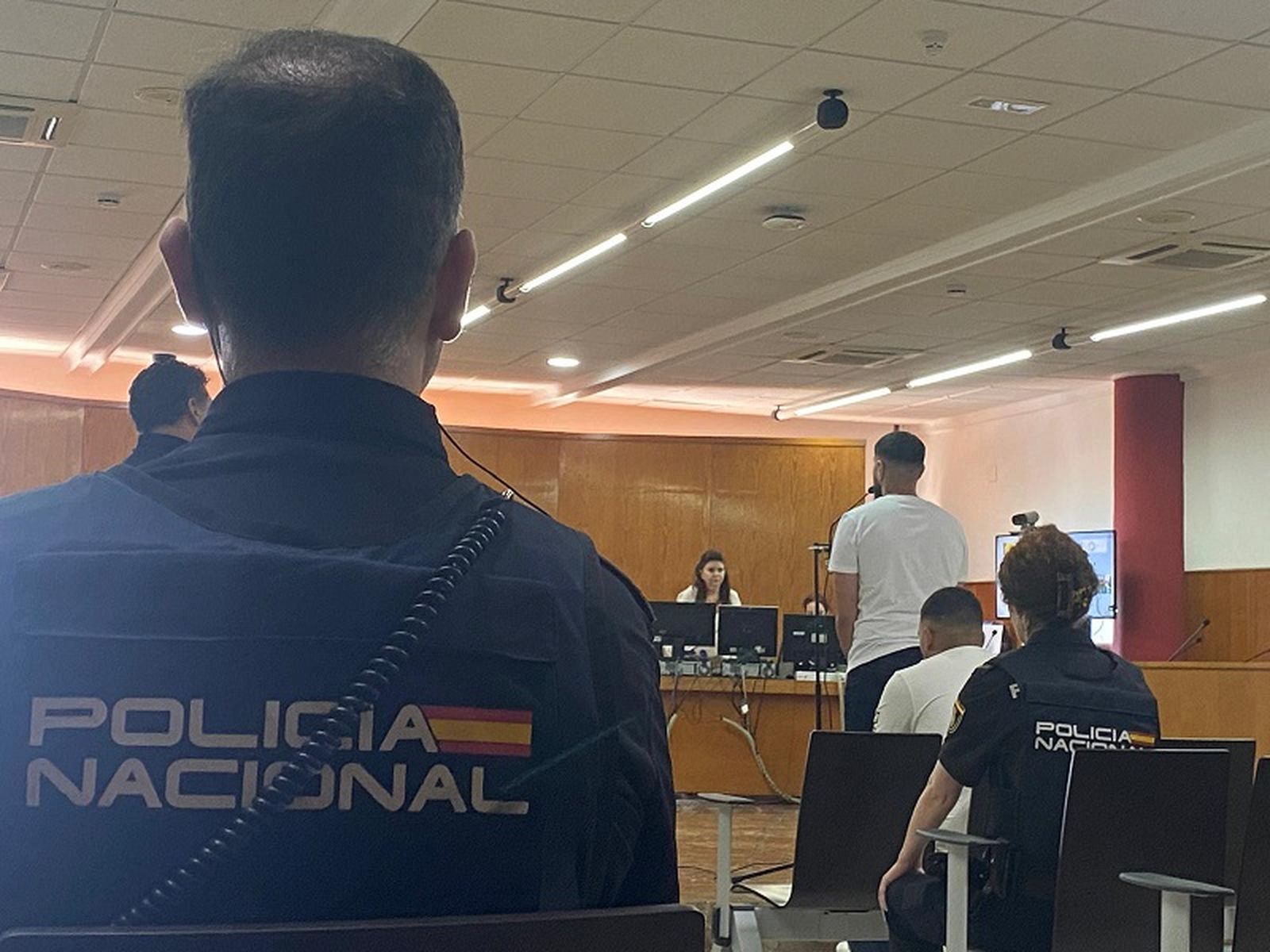 ‘Popis’ y ‘Castaña’ en el juicio suspendido a finales de mayo. / FOTO E.P.