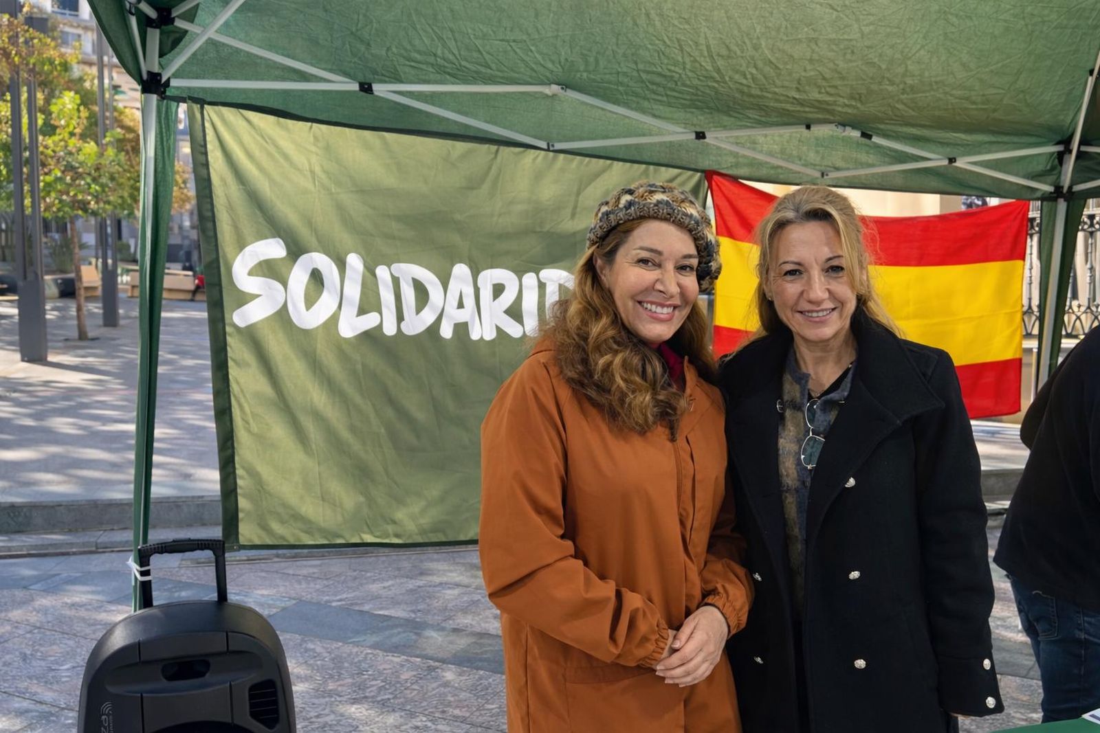 Begoña Rivas, a la izquierda, junto a Ana García