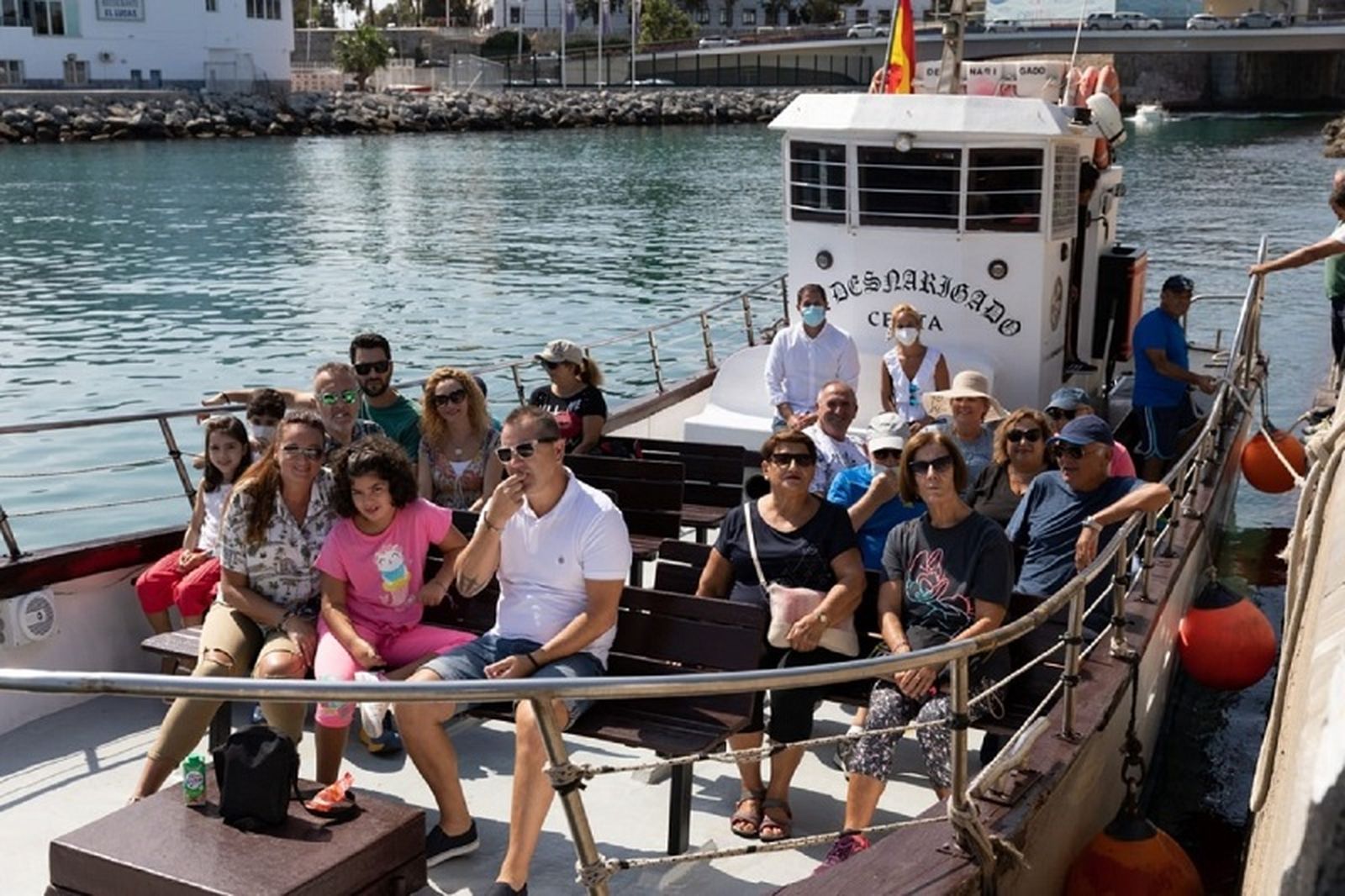 Turistas en el barco del Desnarigado en una imagen de archivo. / FOTO CAC