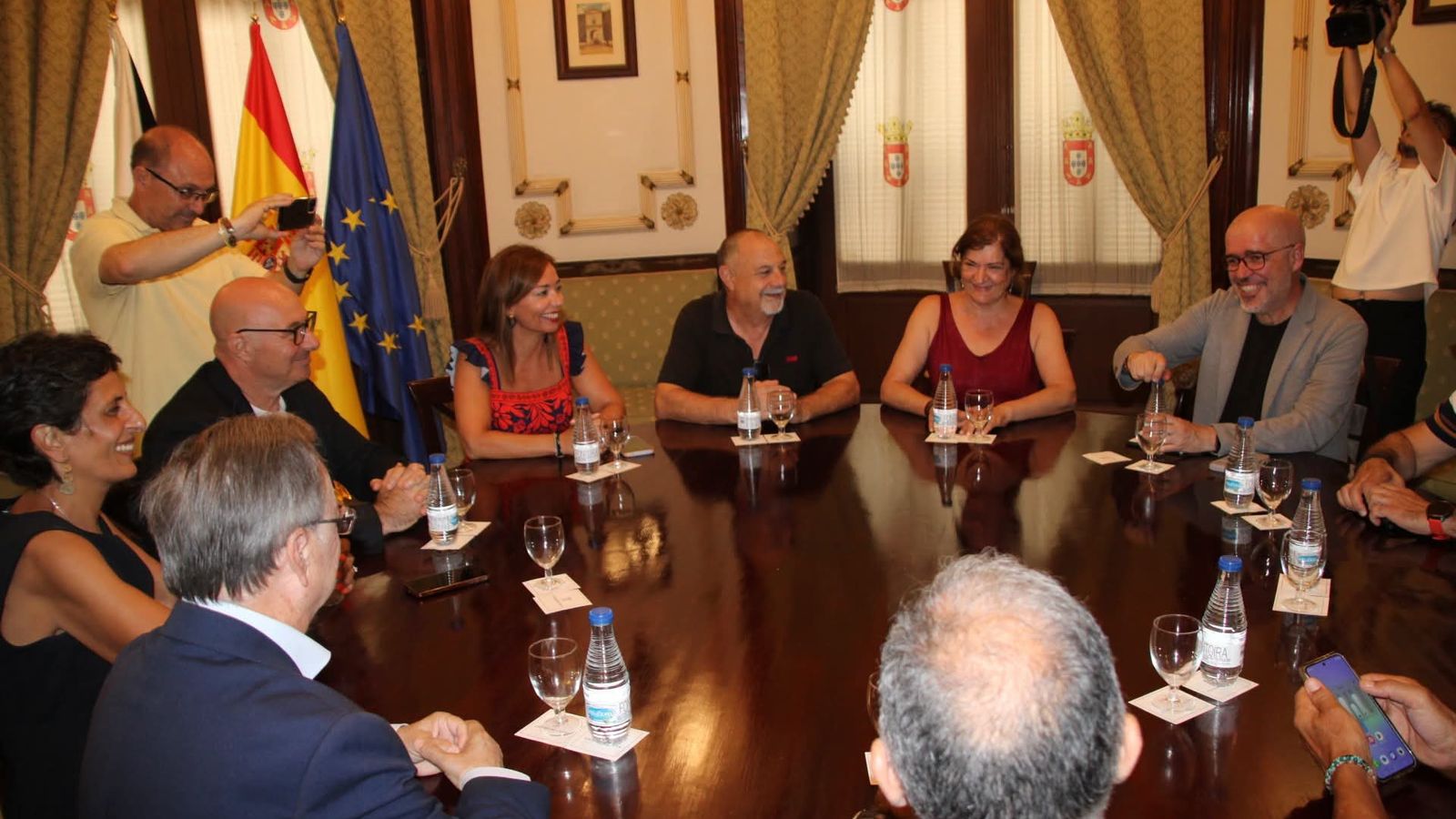 El sindicalista, durante su encuentro en el Palacio de la Asamblea con el presidente de la Ciudad, Juan Vivas