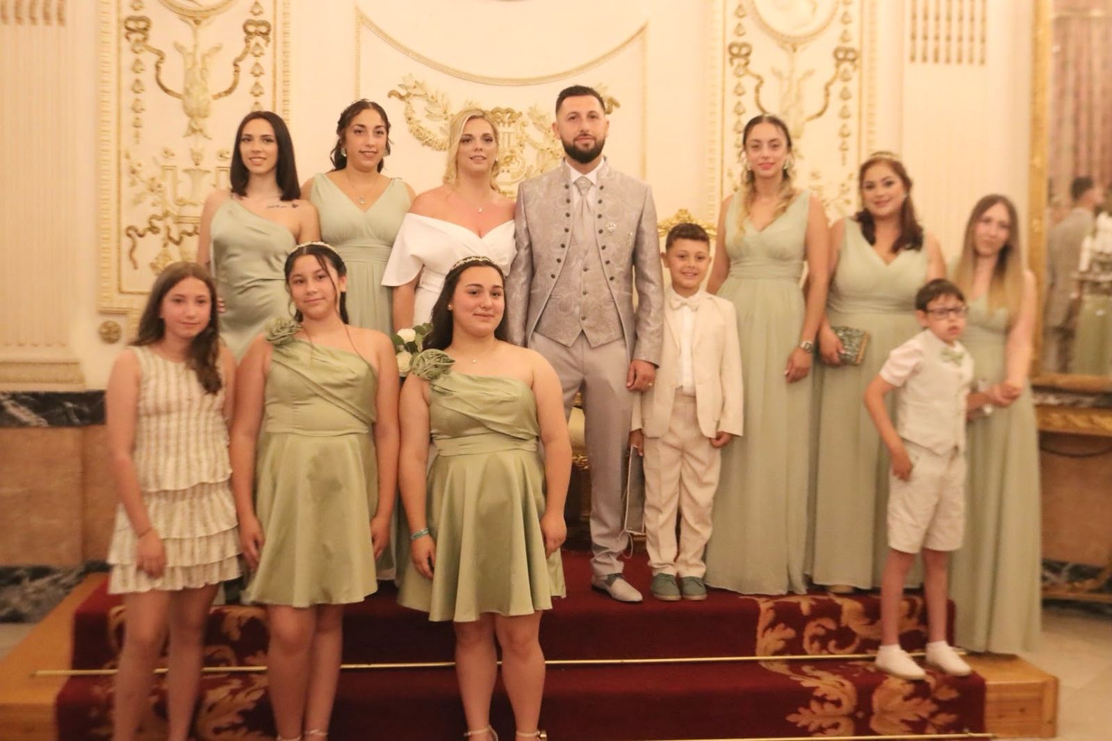 Eduardo y Tamara se dan el “sí, quiero” en el Salón del Trono