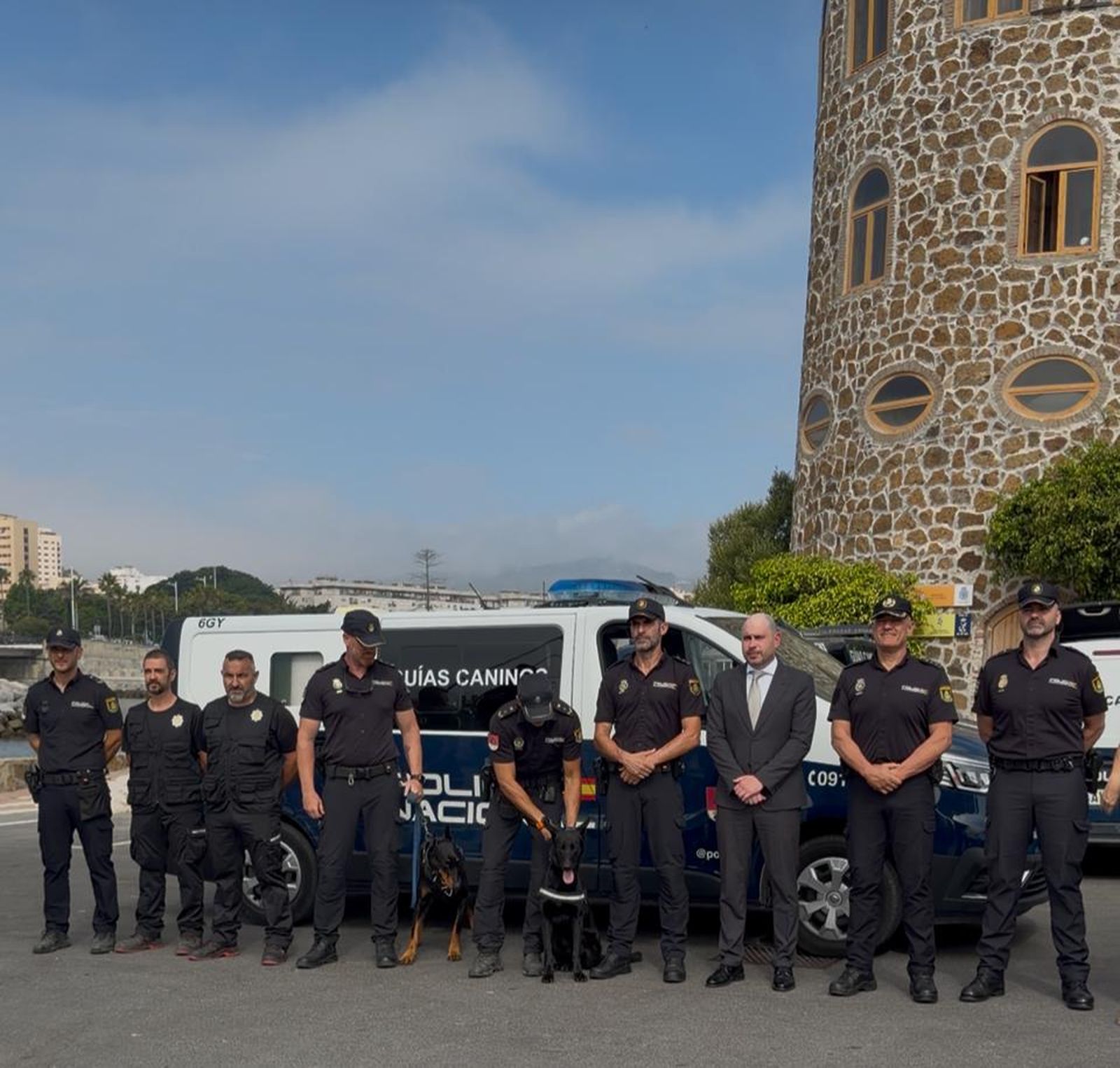 Ceuta acoge por primera vez el curso nacional de actualización para guías caninos de la Policía Nacional