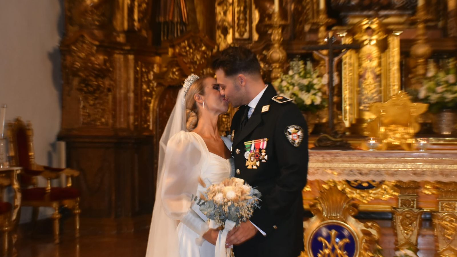 Alejandro y Tamara se dan el "sí quiero" ante la Virgen de África