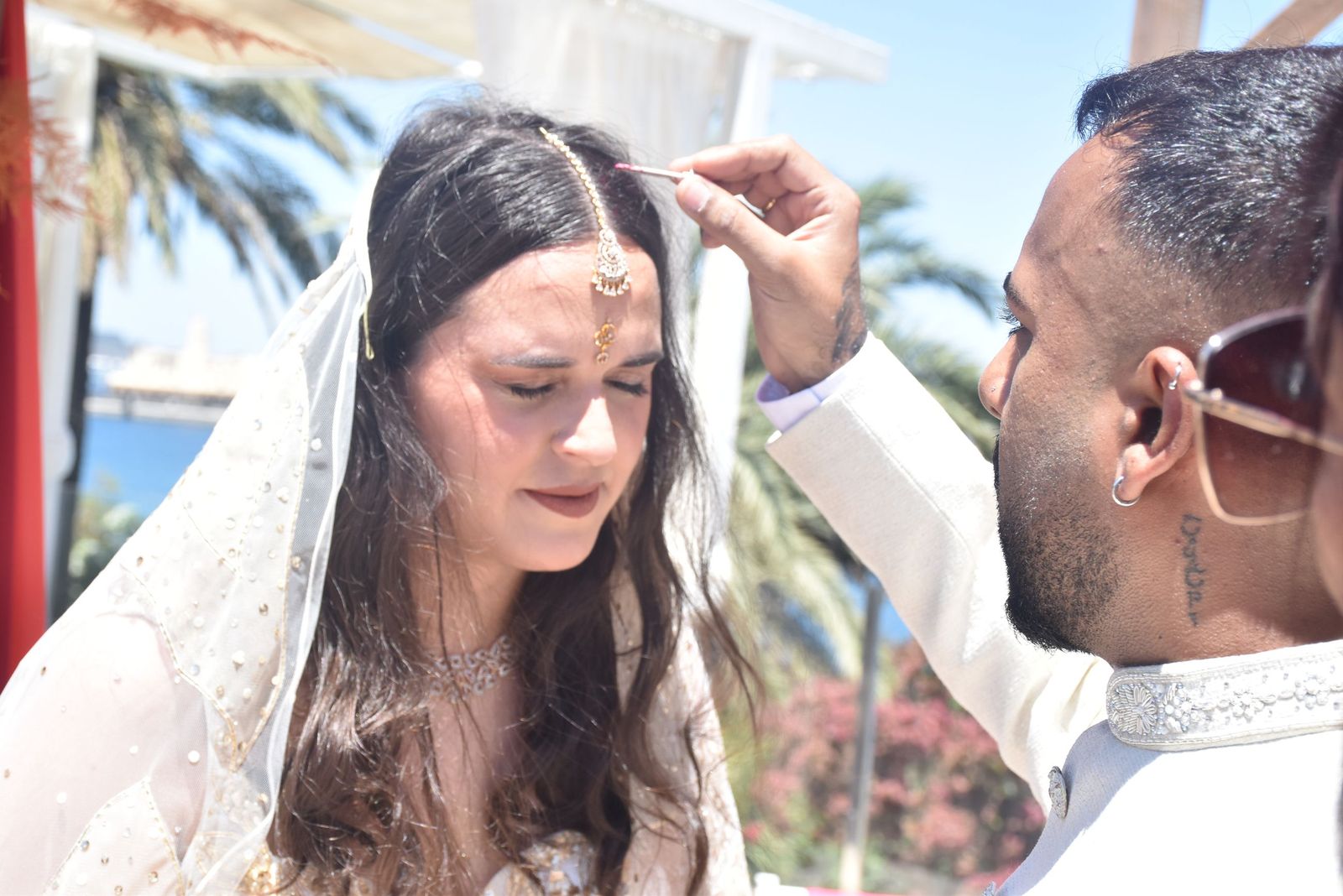 Direk y Rocío sellan su amor bajo el cielo de Ceuta