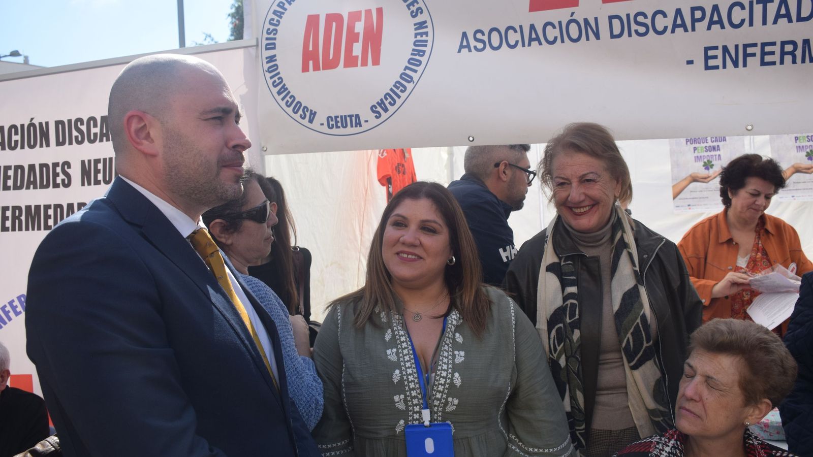 Acto de ADEN en la plaza de los Reyes con motivo del Día de las Enfermedades Raras