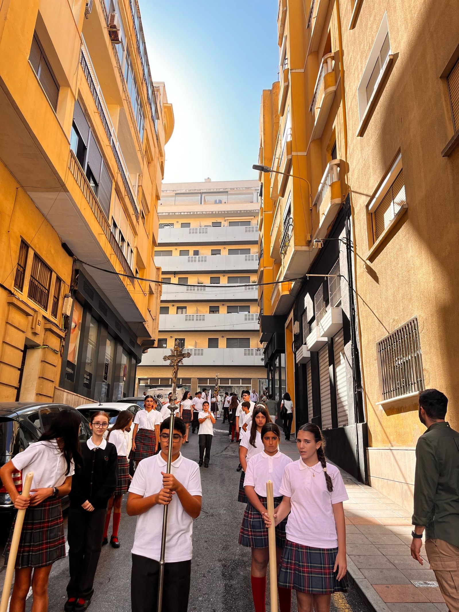 El Colegio Beatriz de Silva celebra la canonización de su patrona con un emotivo traslado de la Santa