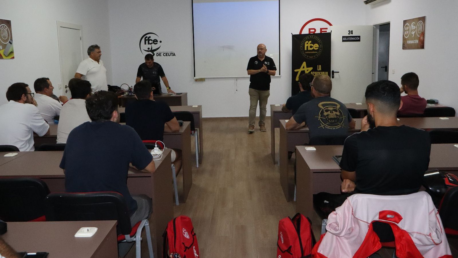 Ya han comenzado las clases del curso UEFA C