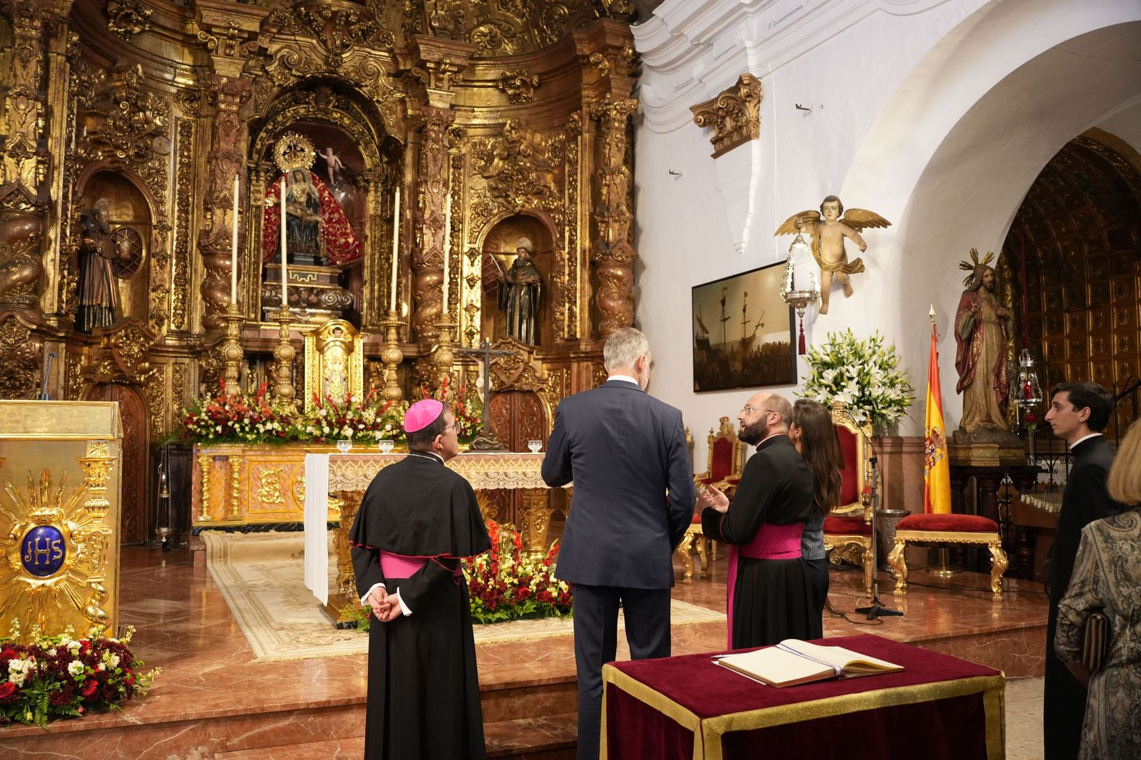 Los Reyes visitan el Santuario de África
