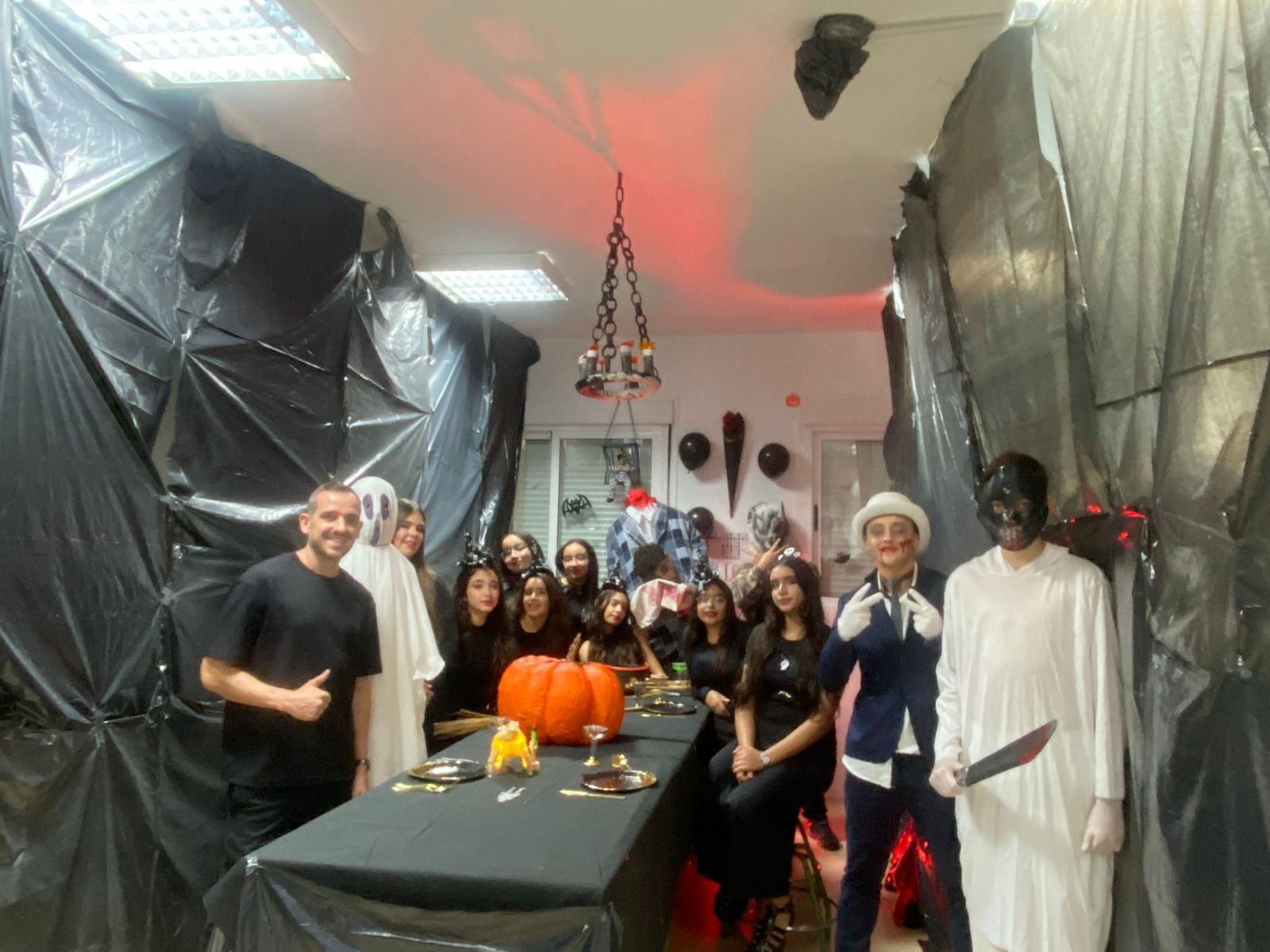 FOTOGALERÍA | Sustos, risas y mucha magia: el CEIP Severo Ochoa celebra un Halloween de miedo FOTOGALERÍA | Sustos, risas y mucha magia: el CEIP Severo Ochoa celebra un Halloween de miedo