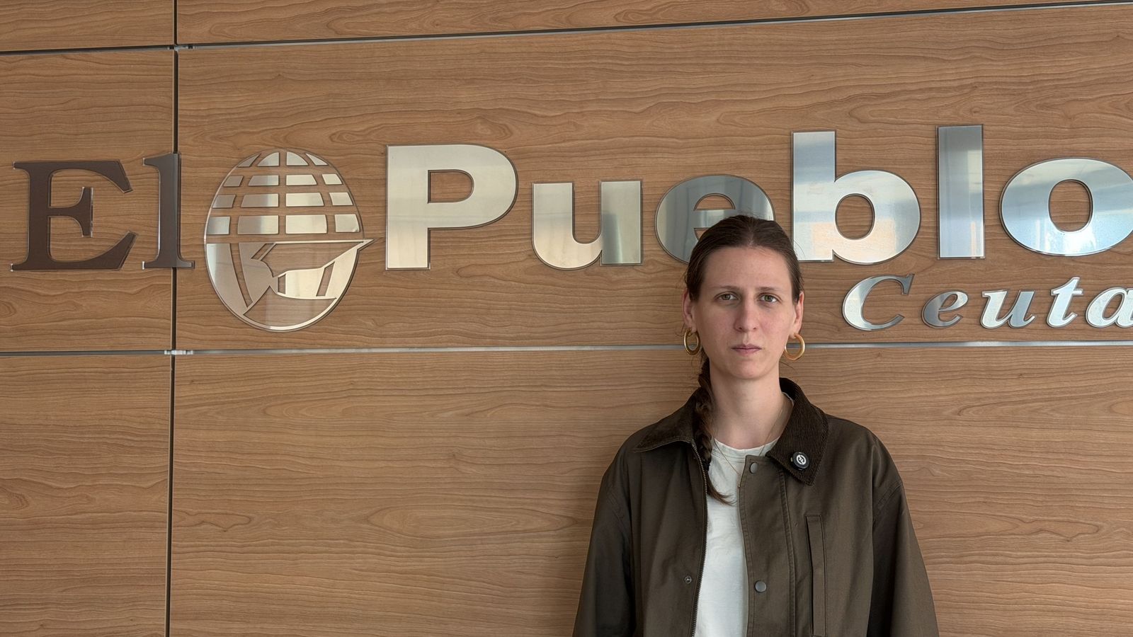 La coordinadora de No Name Kitchen en Ceuta, Francesca Fusaro, en la redacción de El Pueblo a finales de abril. 
