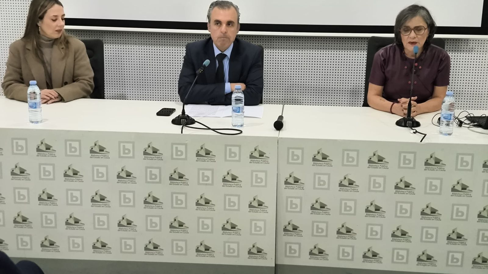 Orozco, Vera y Escalante, antes de comenzar la charla