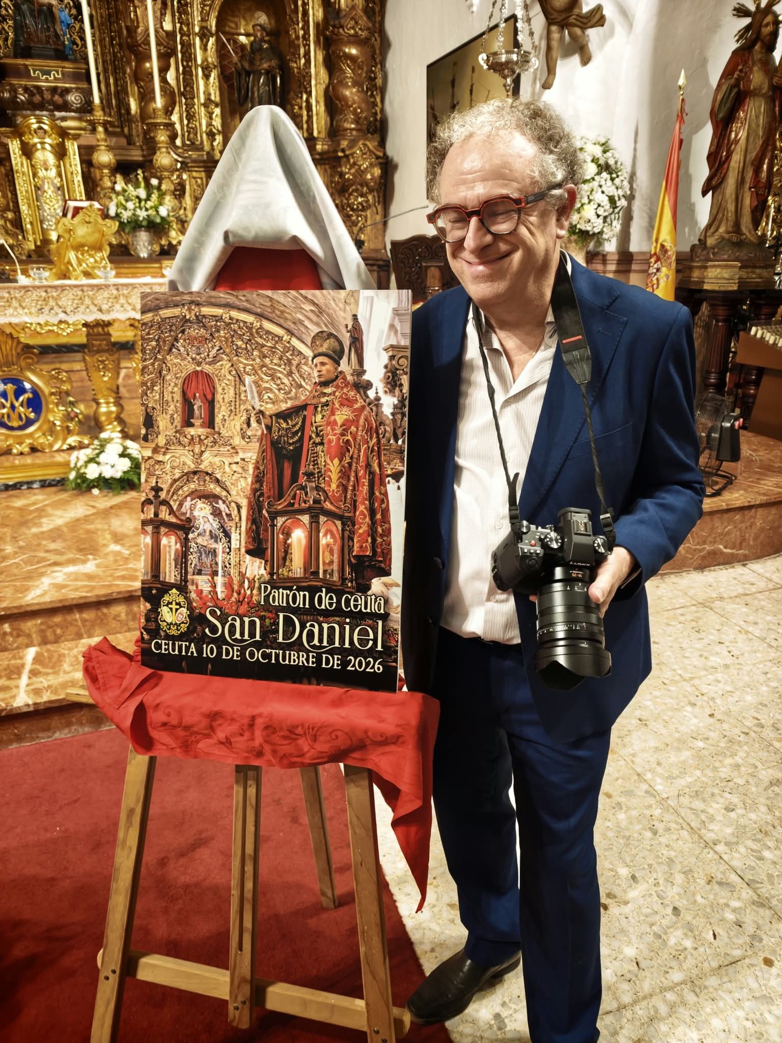 La presentación del cartel y el encendido del alumbrado dan paso a los cultos en honor a San Daniel